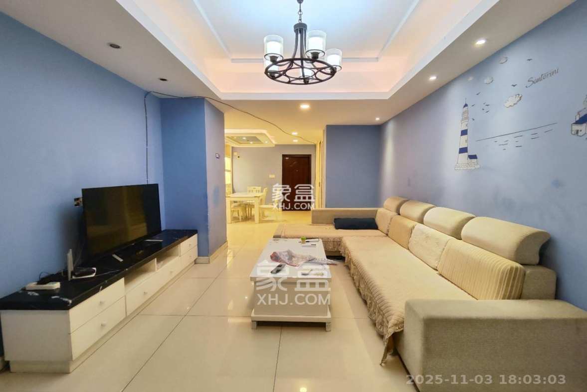 麓山枫情 3室2厅2卫 2600.0元/月 麓山枫情 3室2厅2卫 2600.0元/月室内图