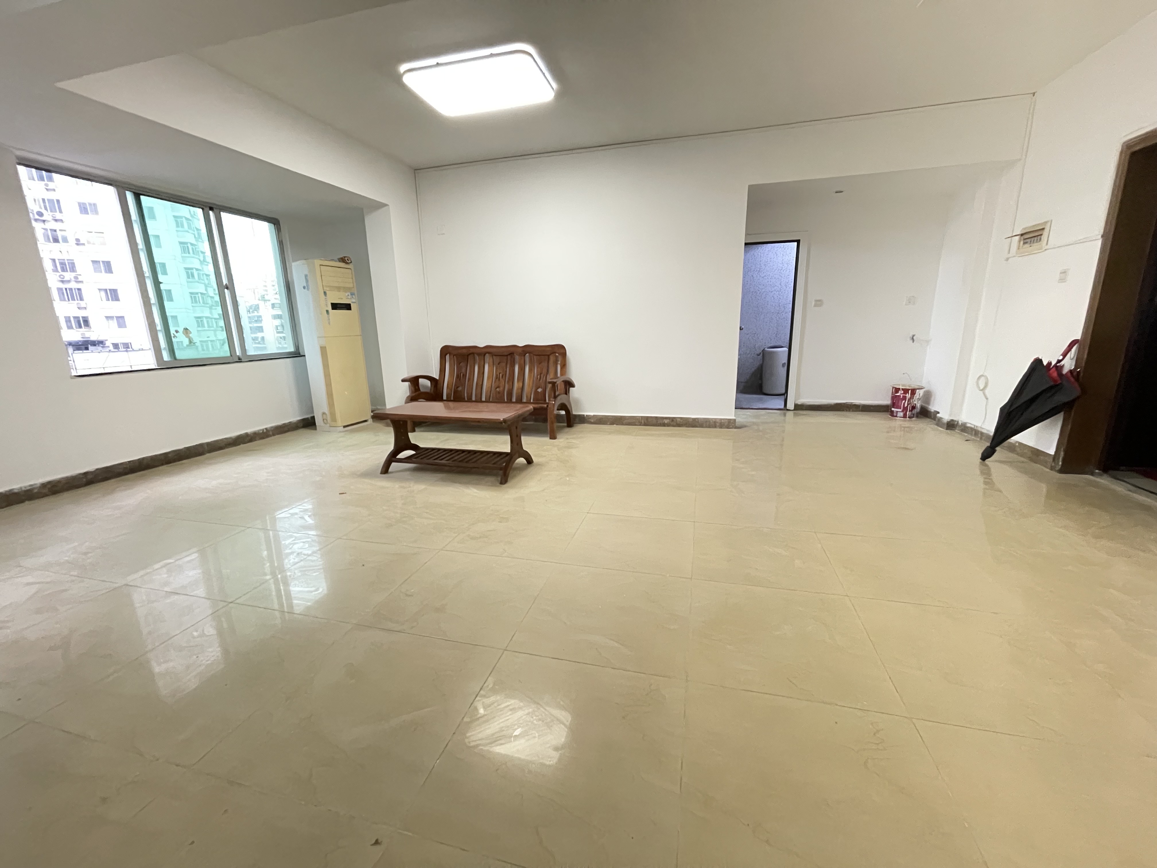 富豪大厦(富豪花园) 2室2厅1卫 78.0万 富豪大厦(富豪花园) 2室2厅1卫 78.0万客厅