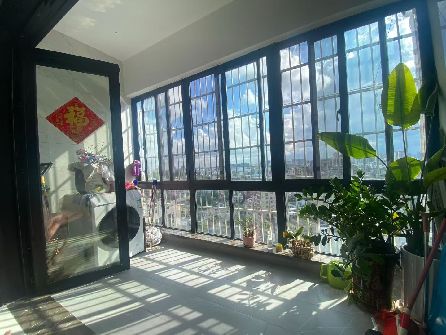 海嘉雅园  1室0厅0卫    128.0万客厅