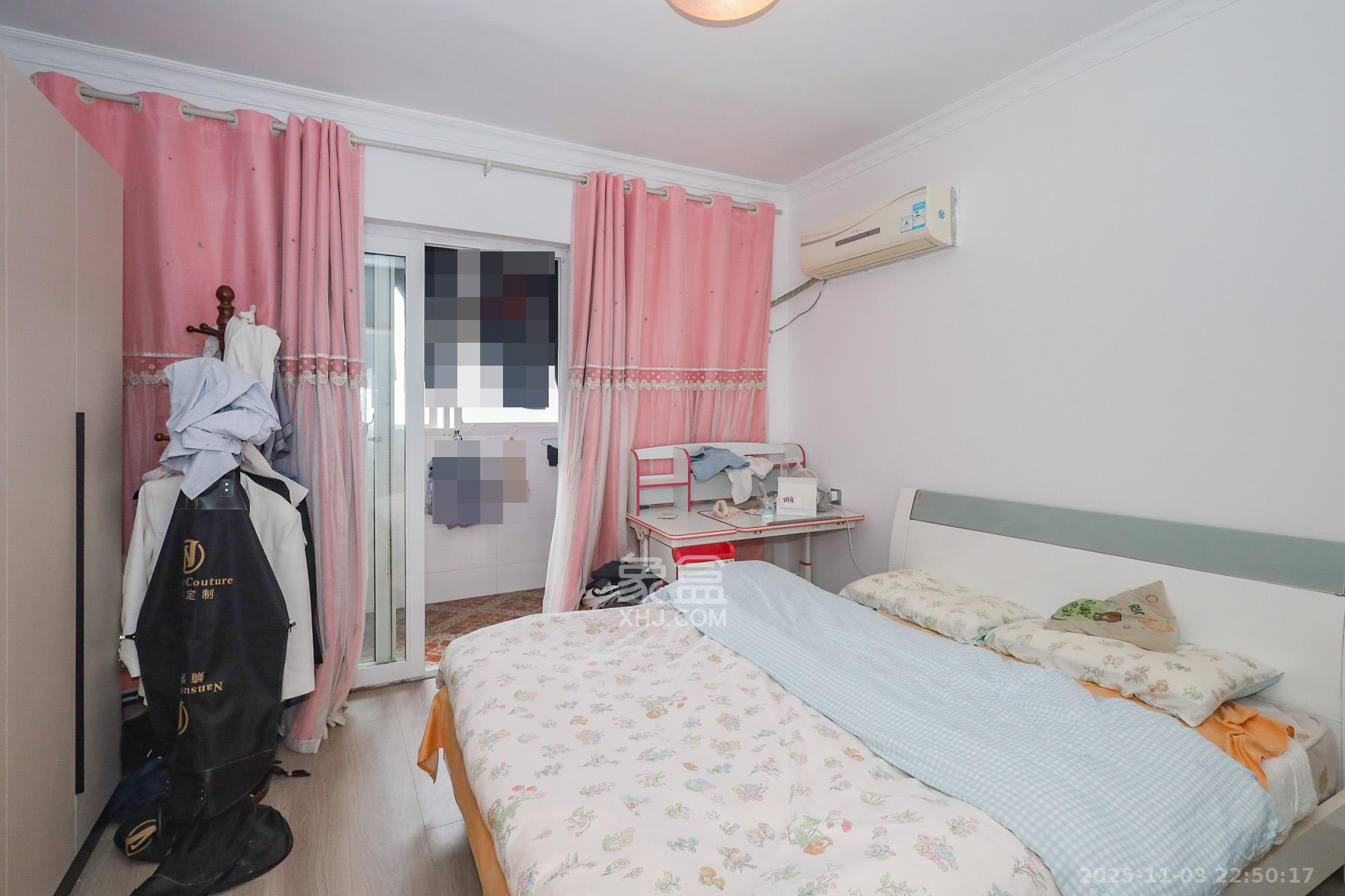 德润园  2室2厅1卫    60.0万卧室