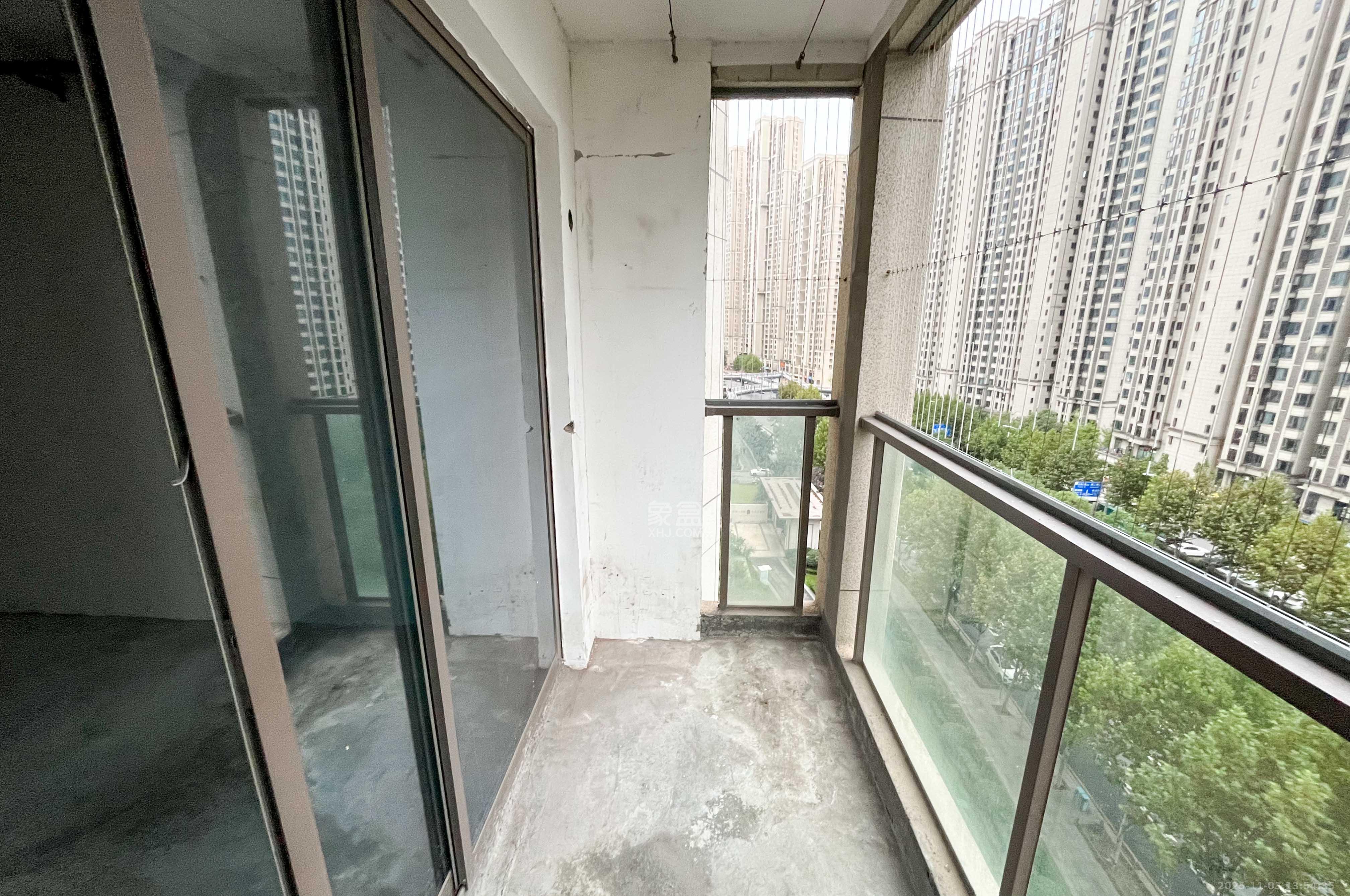 梅溪湖金茂湾  3室2厅2卫    105.0万其他