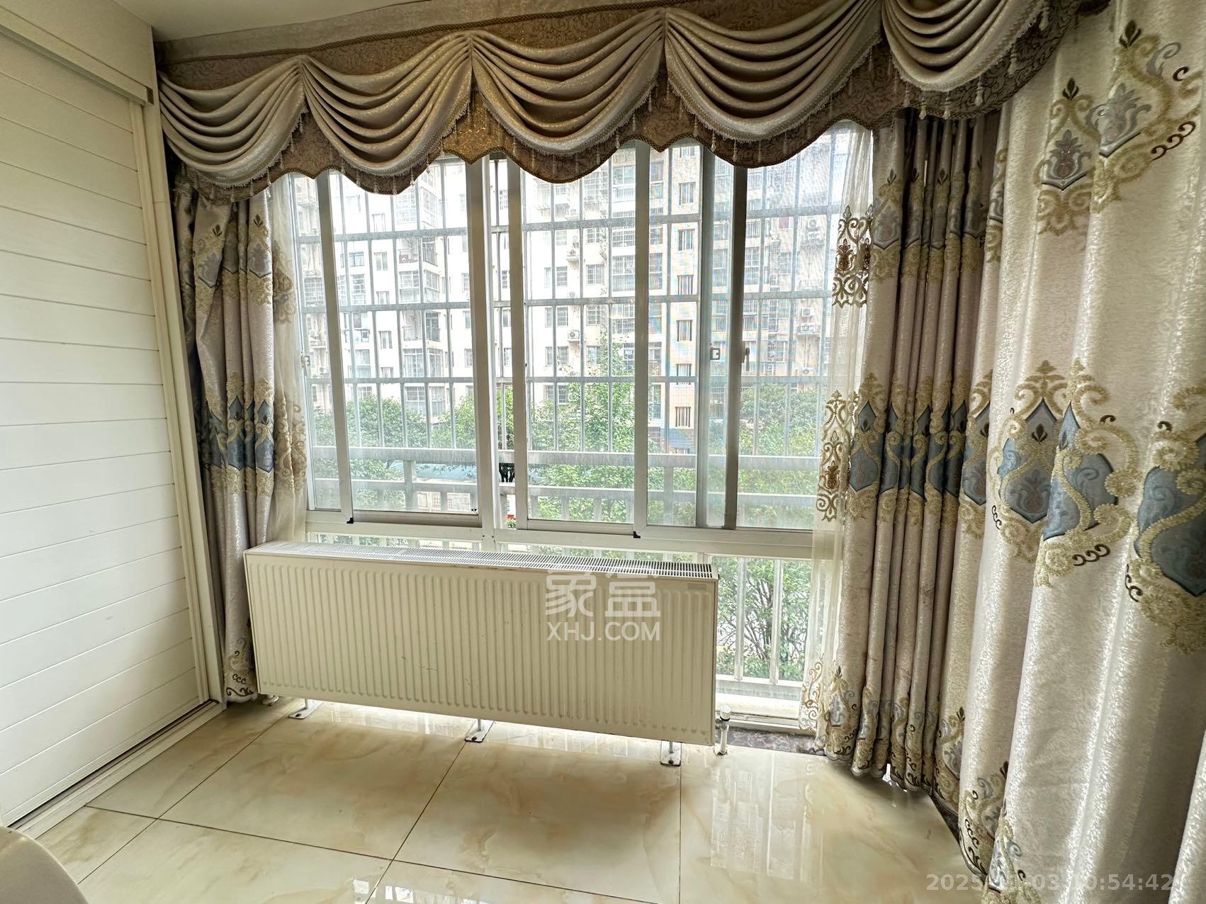 麓谷锦和园 2室2厅1卫 2300.0元/月 麓谷锦和园 2室2厅1卫 2300.0元/月室内图