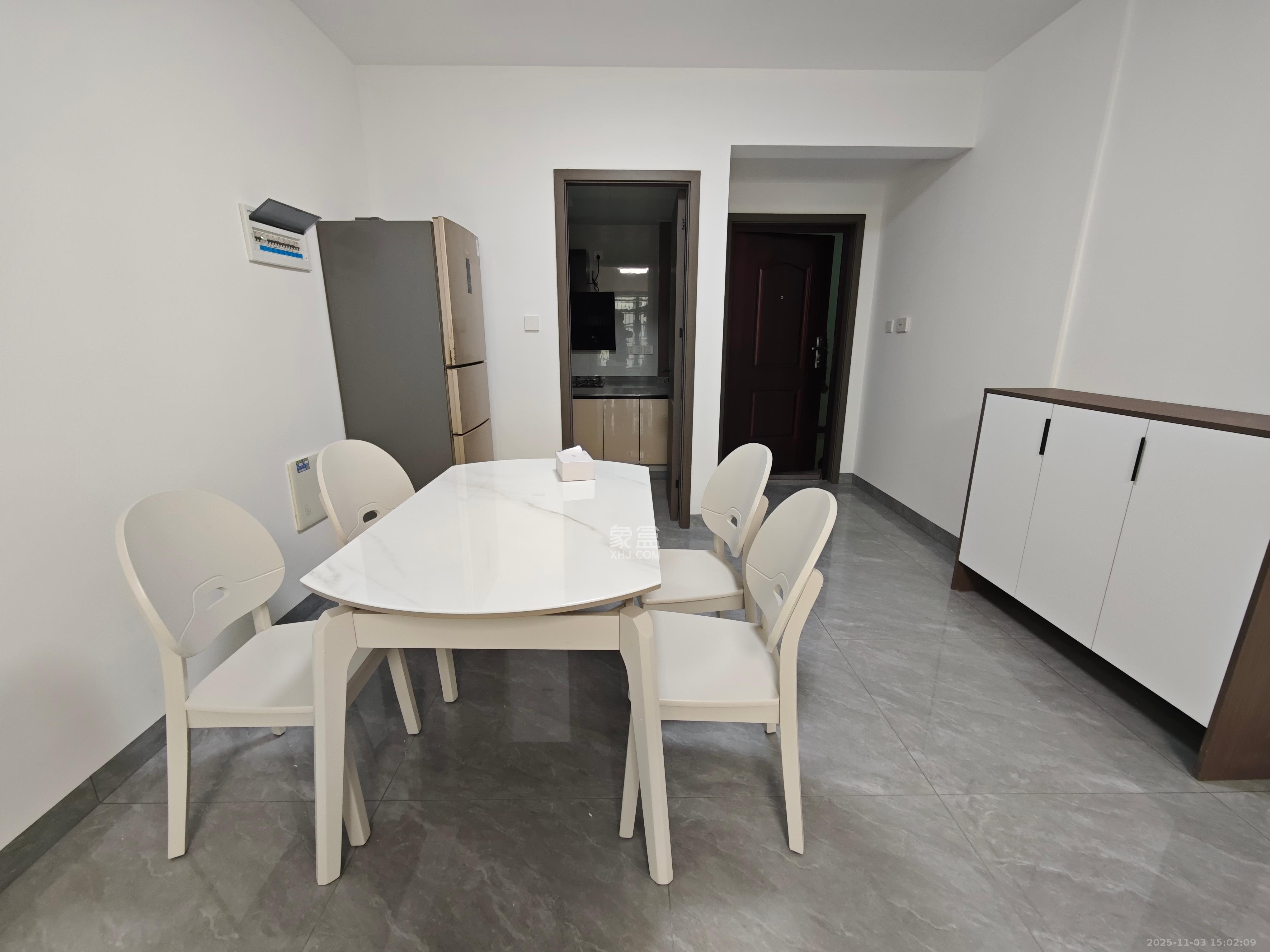 和景家园二期  2室2厅1卫    1800.0元/月室内图