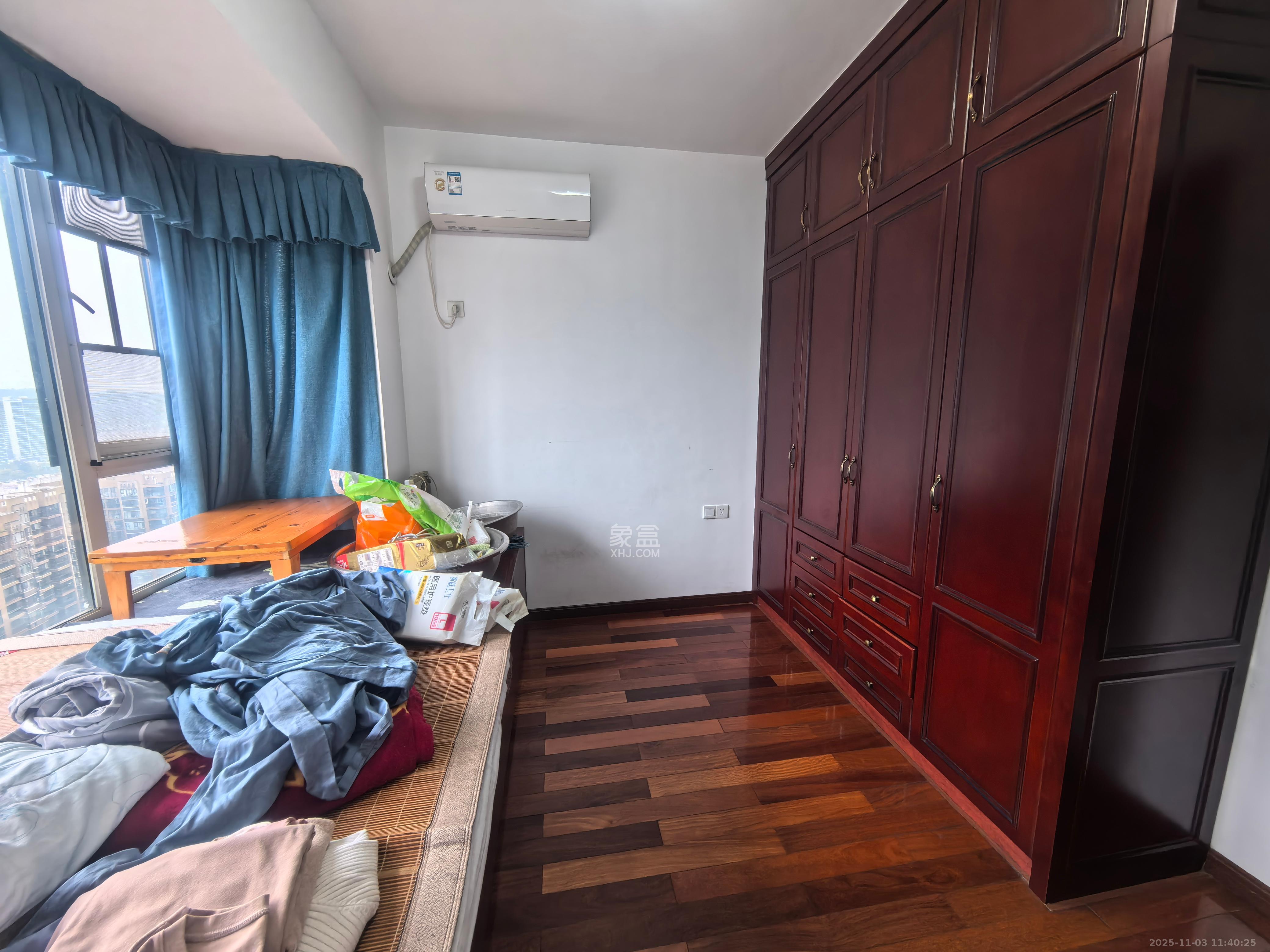 金鼎公园尚  3室2厅2卫    2500.0元/月室内图