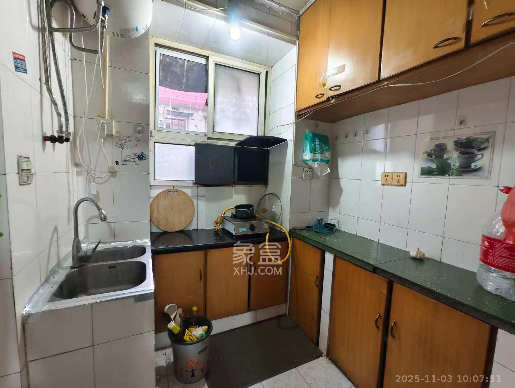 荷花园小区（安置房小区）  2室2厅1卫    1500.0元/月室内图