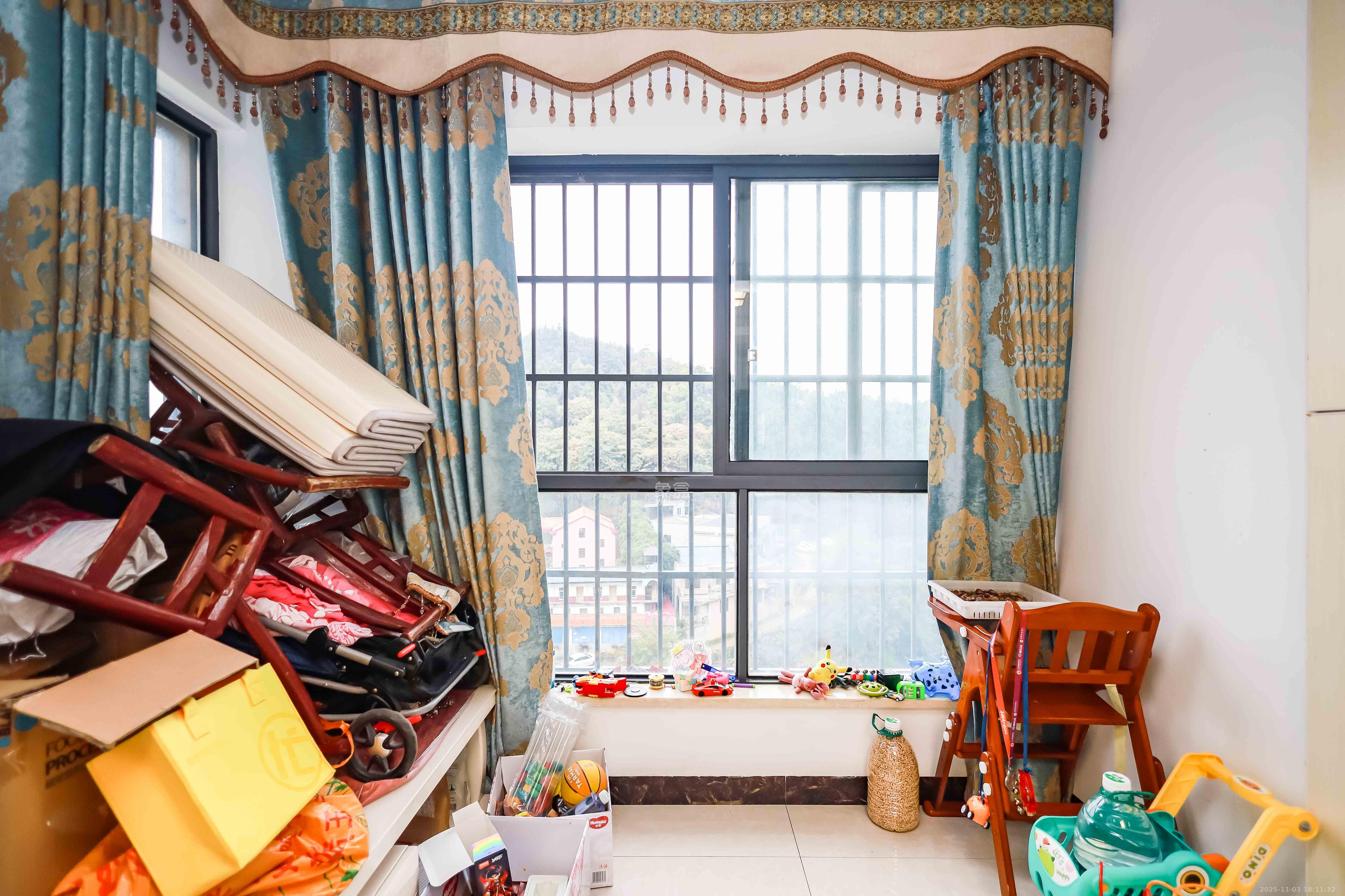 天麓尚层  1室2厅1卫    68.0万 天麓尚层  1室2厅1卫    68.0万阳台