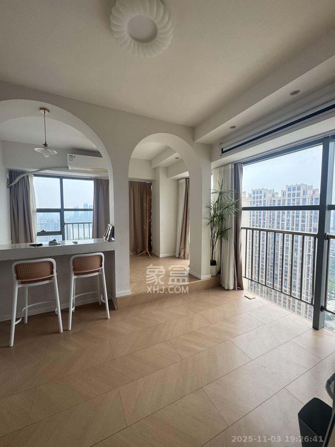 东宸19公馆  1室1厅1卫    2000.0元/月