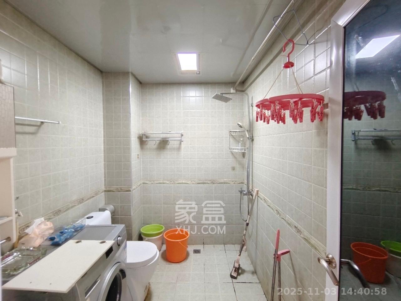 阳光100三期  1室1厅1卫    1700.0元/月室内图