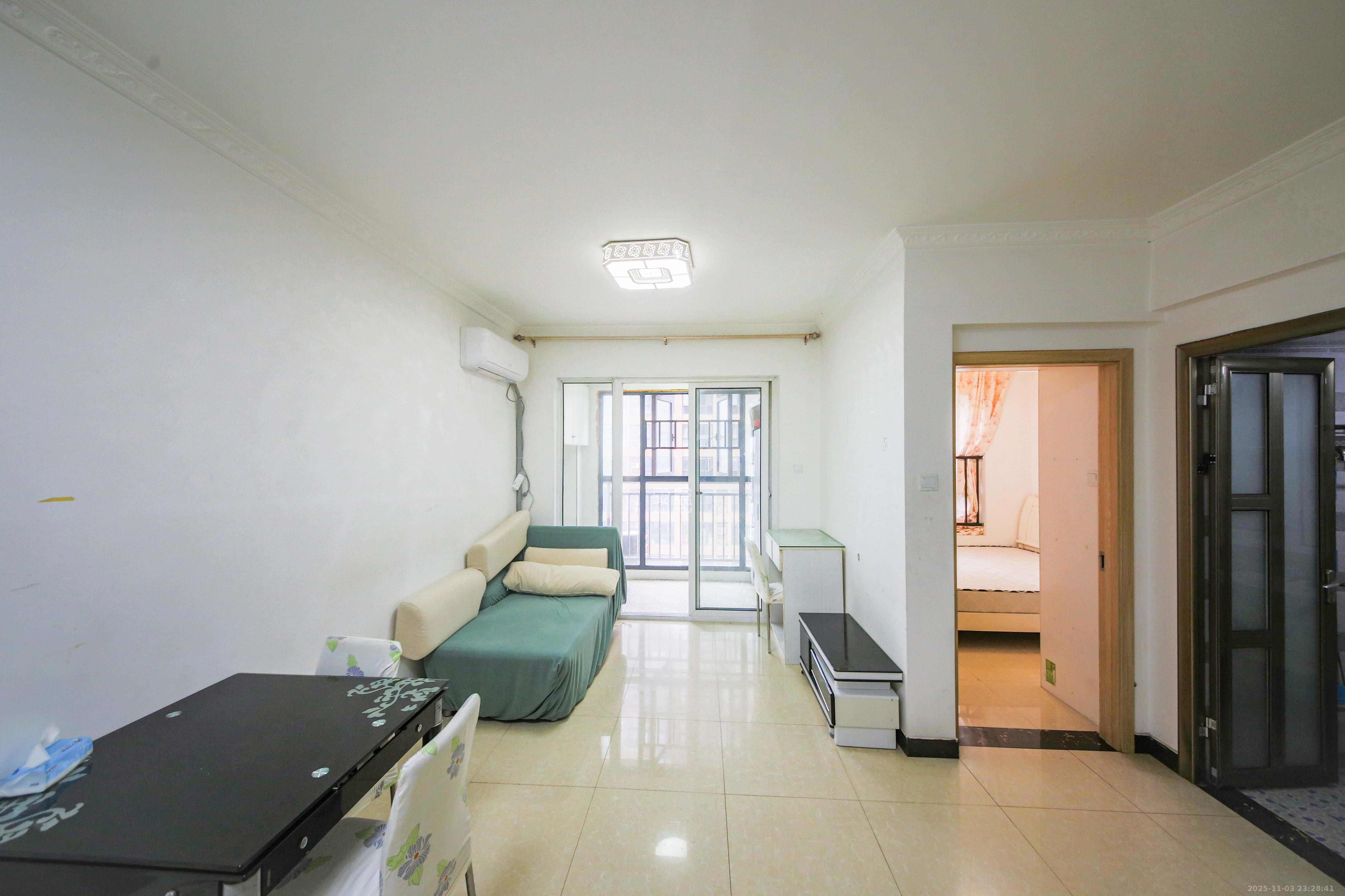 长城雅苑  1室1厅1卫    55.0万客厅