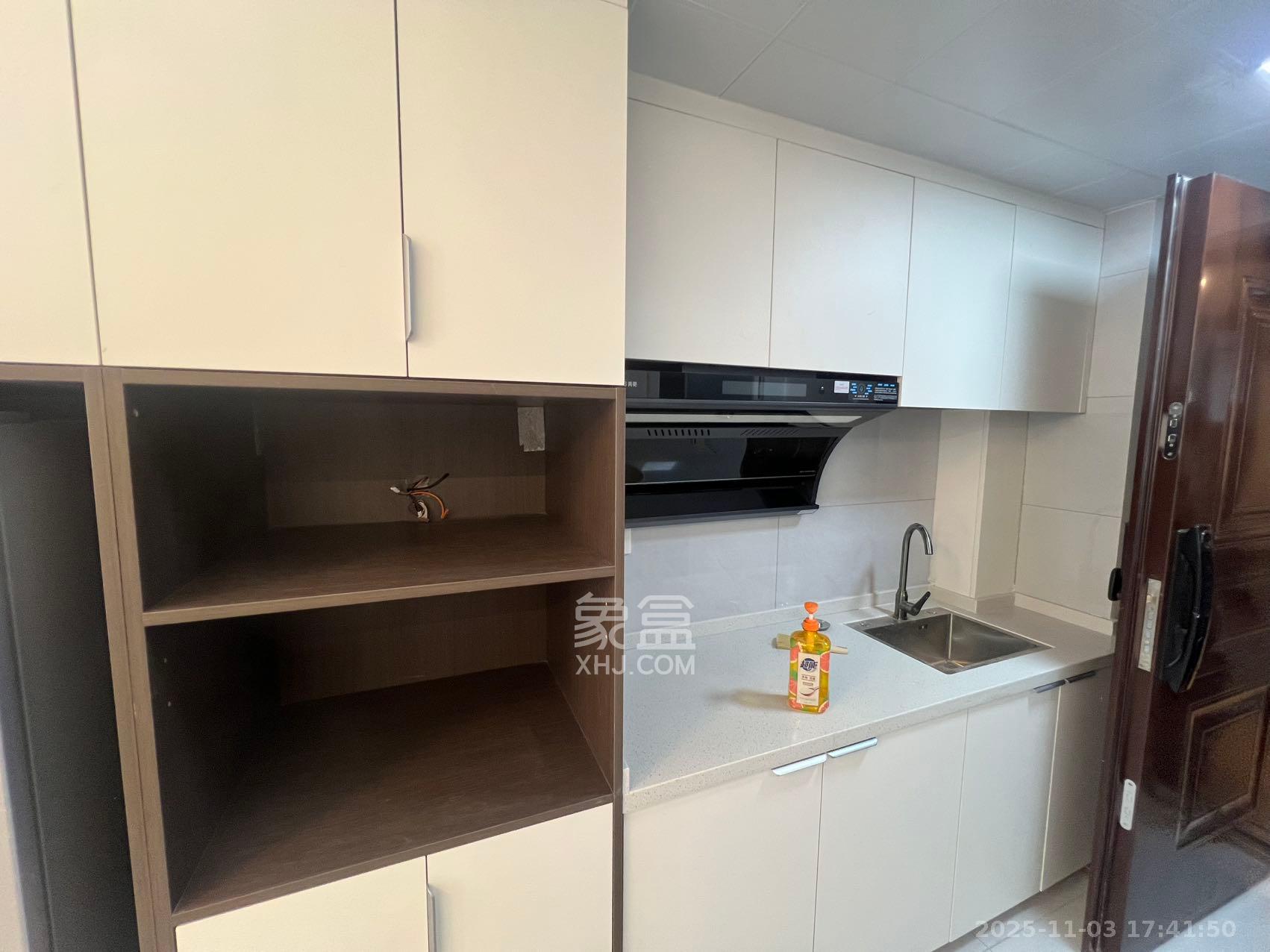 中海珑悦府  1室1厅1卫    1300.0元/月室内图