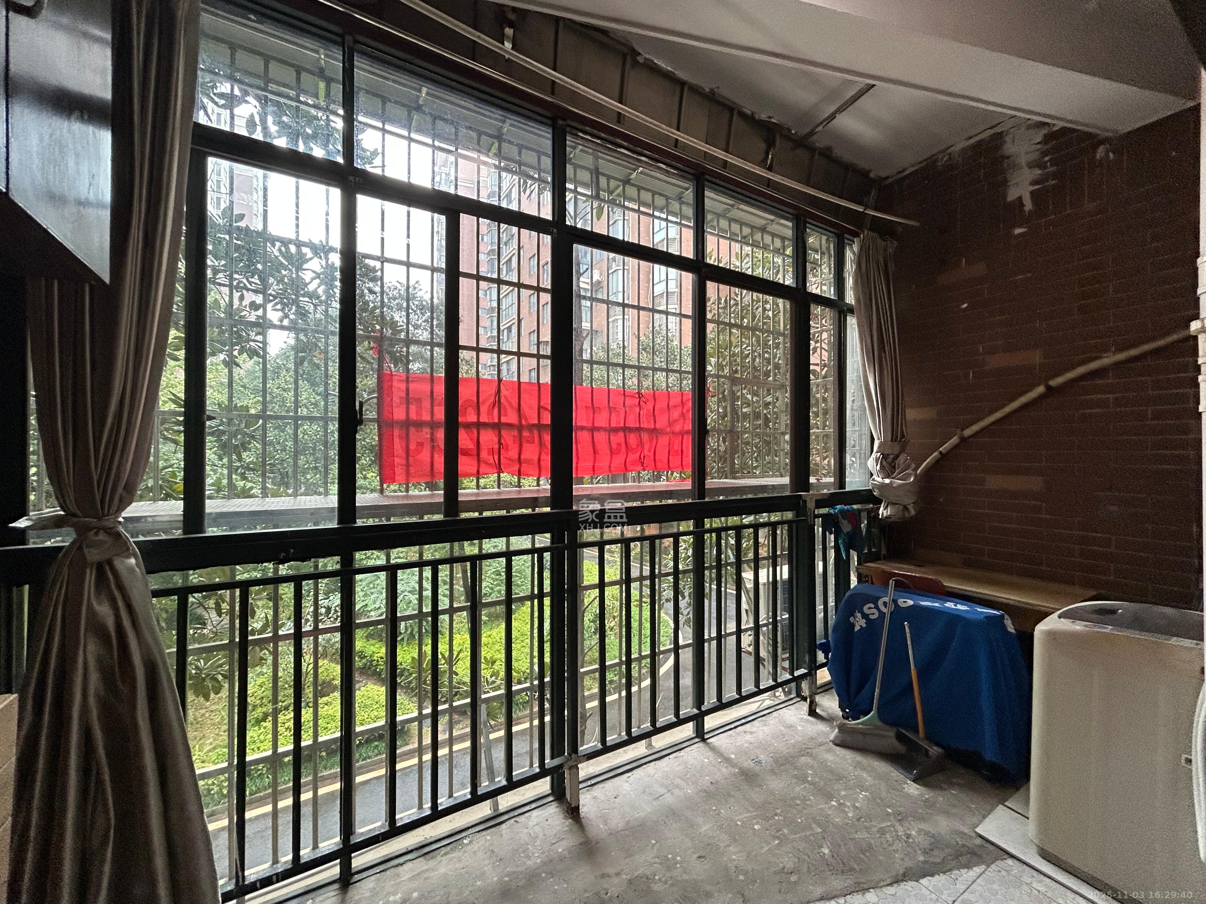 天城湖光山色  1室1厅1卫    1200.0元/月室内图