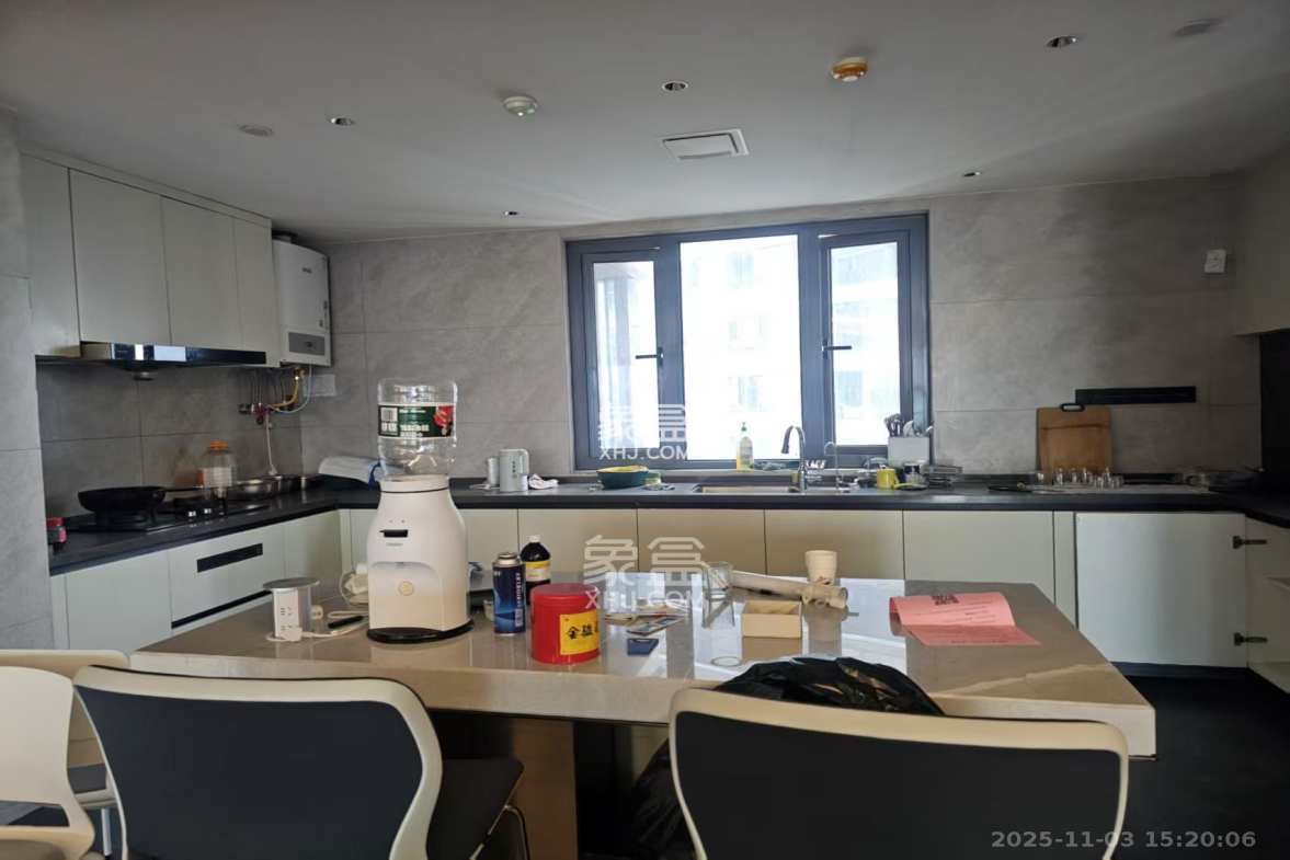 长沙悦府(华润万象城) 4室2厅3卫 12500.0元/月 长沙悦府(华润万象城) 4室2厅3卫 12500.0元/月室内图