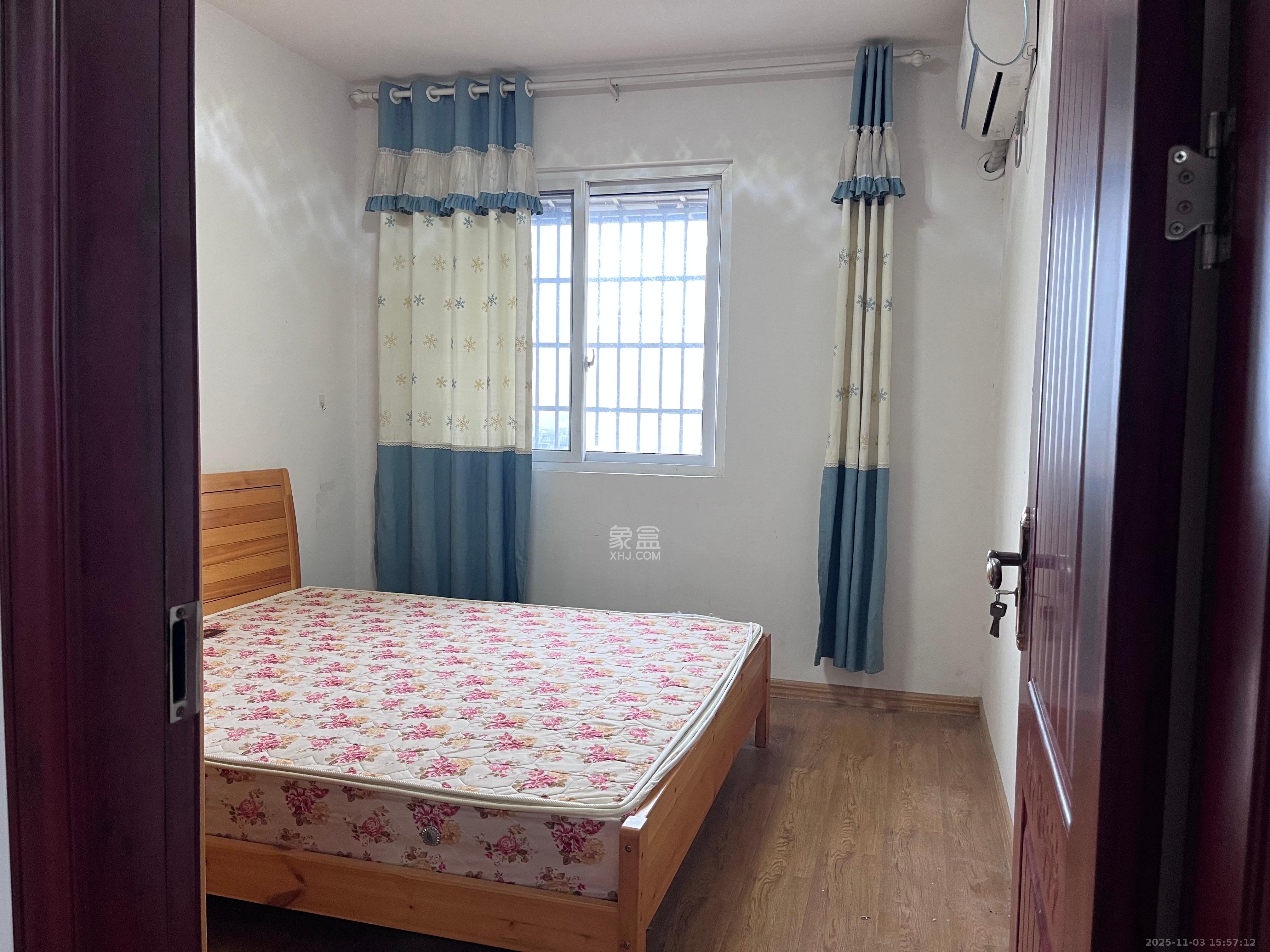 和康园小区  3室2厅2卫    2000.0元/月室内图