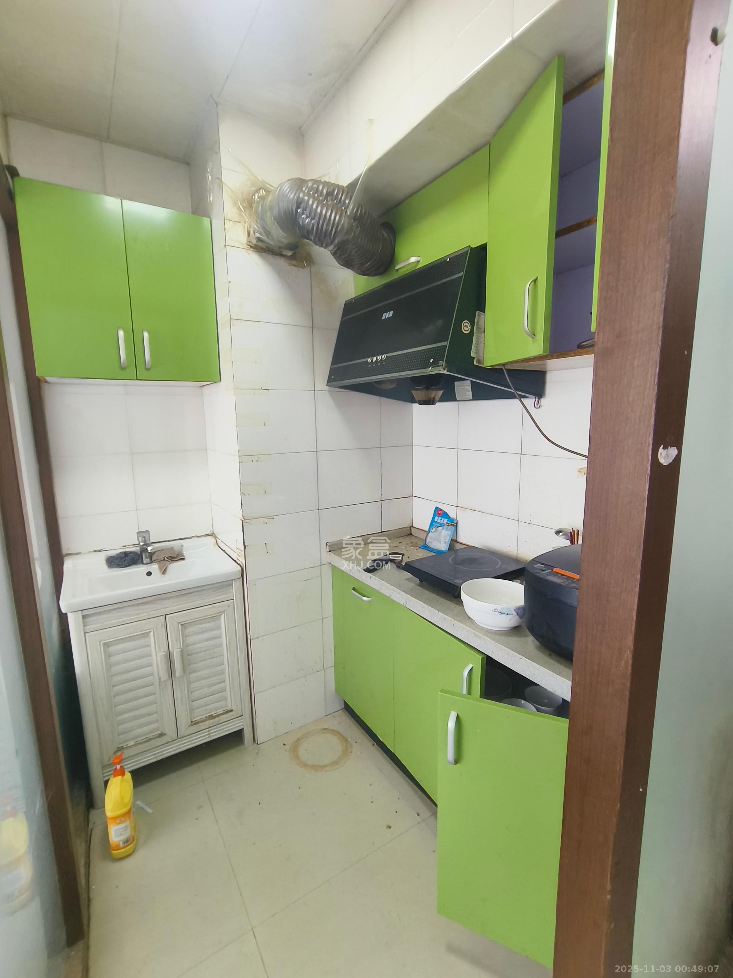 三万英尺  1室1厅1卫    1400.0元/月 三万英尺  1室1厅1卫    1400.0元/月室内图