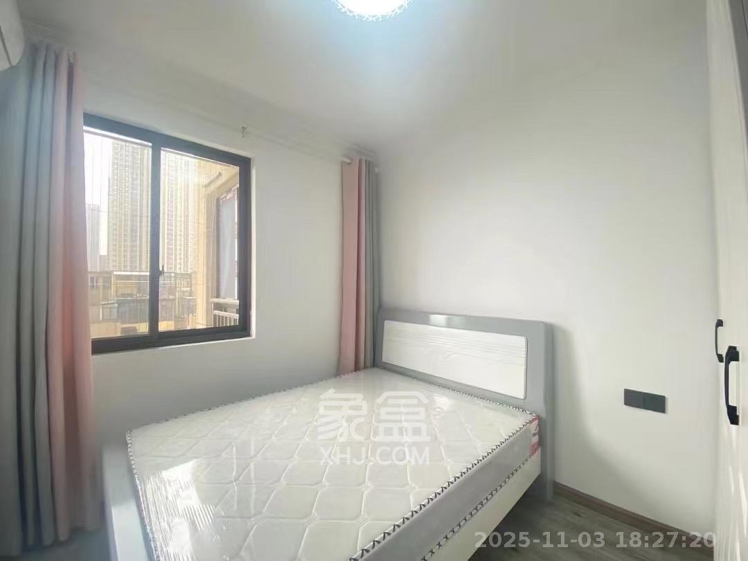 芙蓉万国城MOMA(卓越汇富苑) 3室1厅1卫 2600.0元/月 芙蓉万国城MOMA(卓越汇富苑) 3室1厅1卫 2600.0元/月室内图