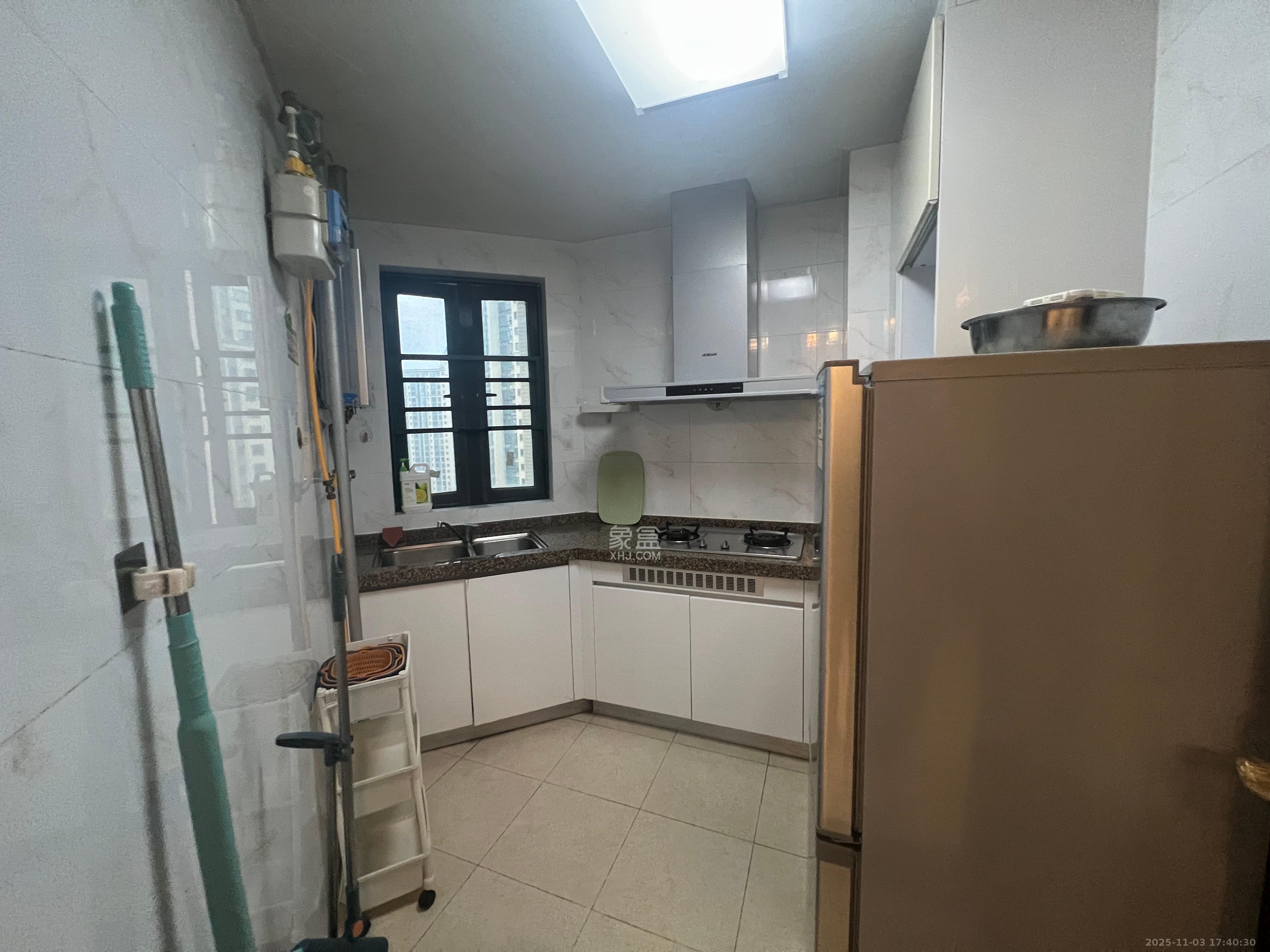 恒大雅苑 2室2厅1卫 2300.0元/月 恒大雅苑 2室2厅1卫 2300.0元/月室内图