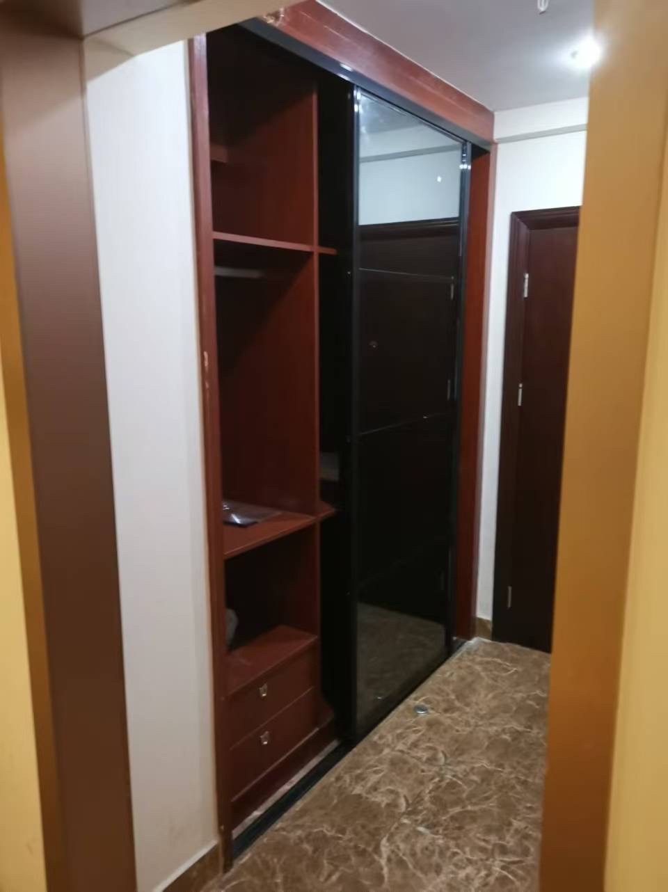 正大豪庭  1室1厅1卫    2000.0元/月室内图