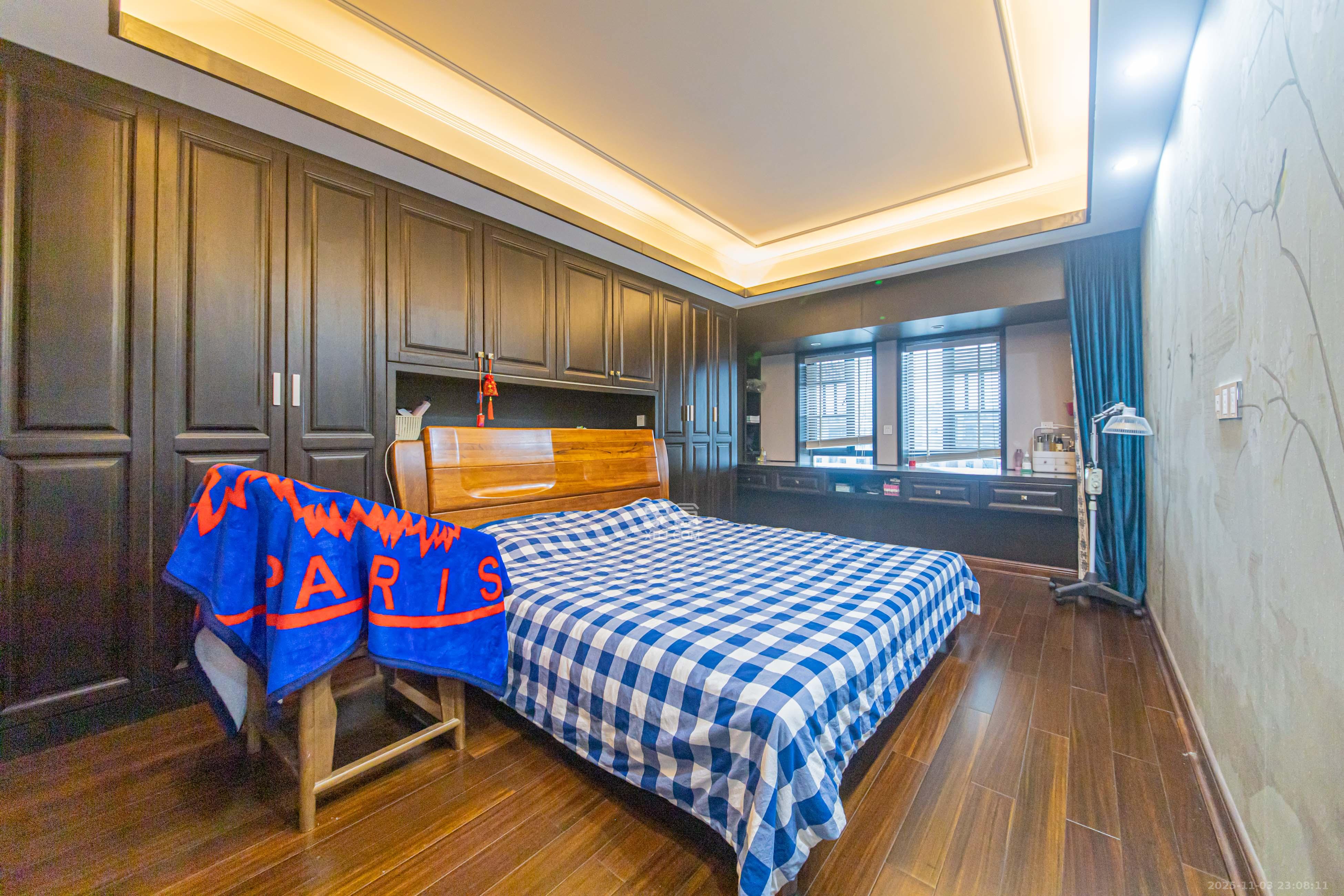 鑫远尚玺苑  5室2厅3卫    338.0万卧室