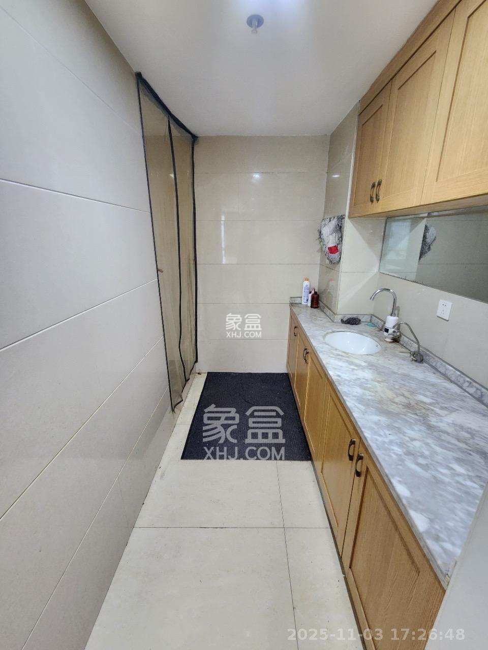 奥克斯广场 1室1厅1卫 11000.0元/月 奥克斯广场 1室1厅1卫 11000.0元/月室内图