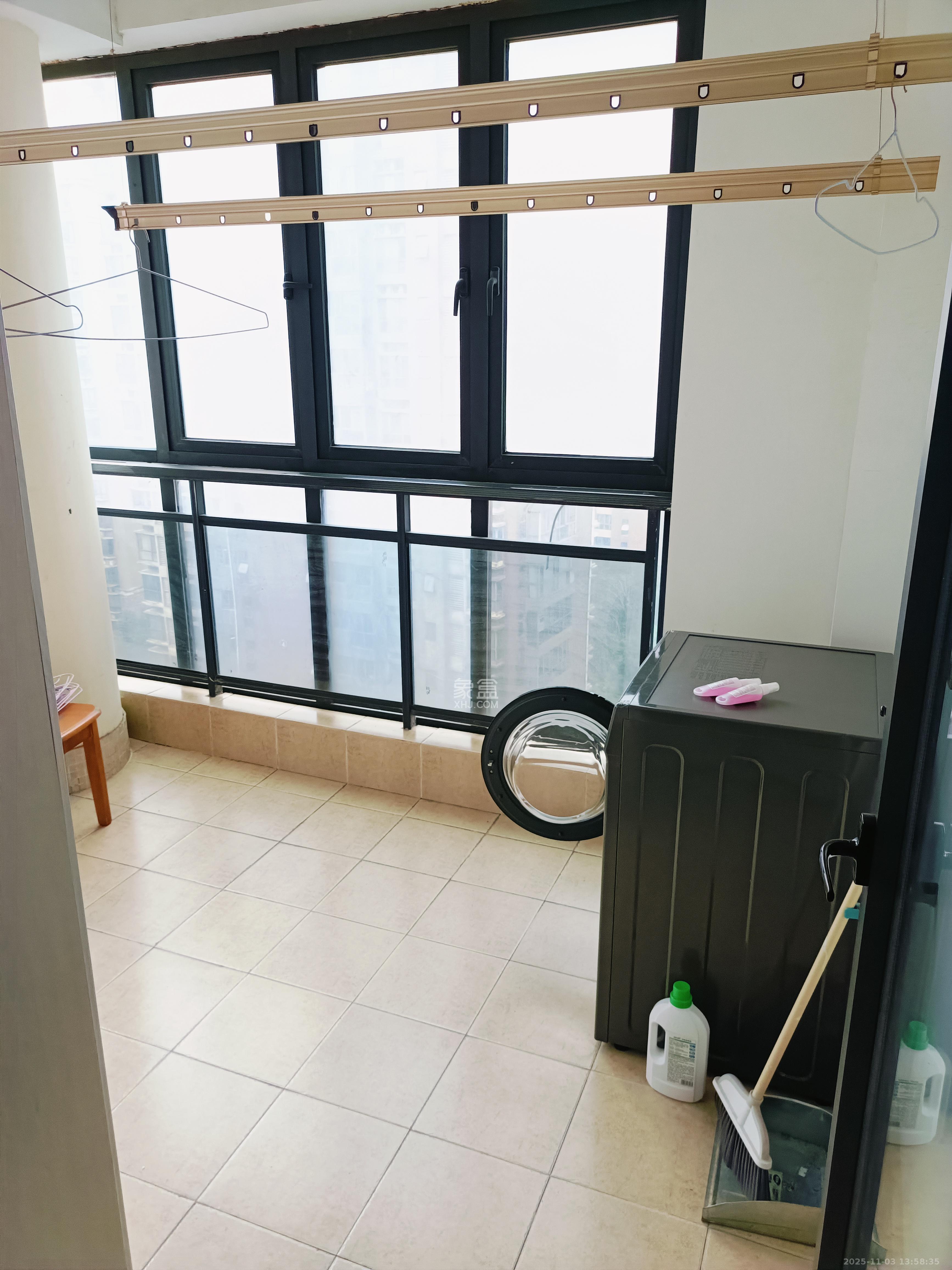 公园9号  2室1厅1卫    3500.0元/月室内图