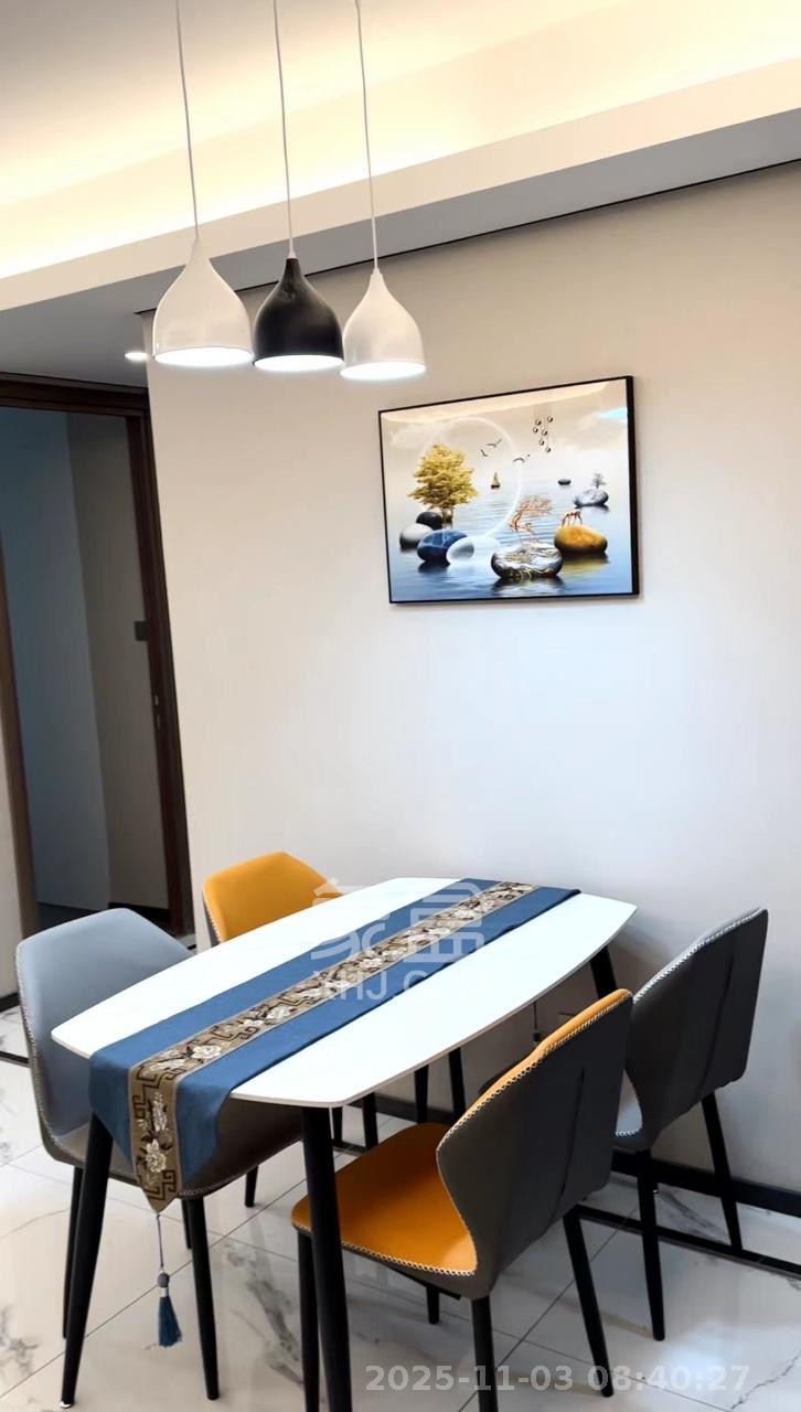 中海阅麓山一期  3室2厅2卫    3800.0元/月室内图