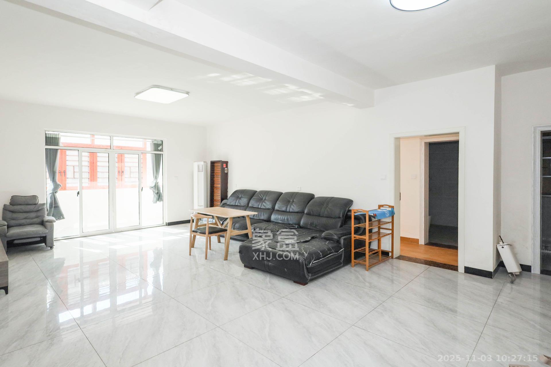 润芳园  3室2厅2卫    2400.0元/月室内图