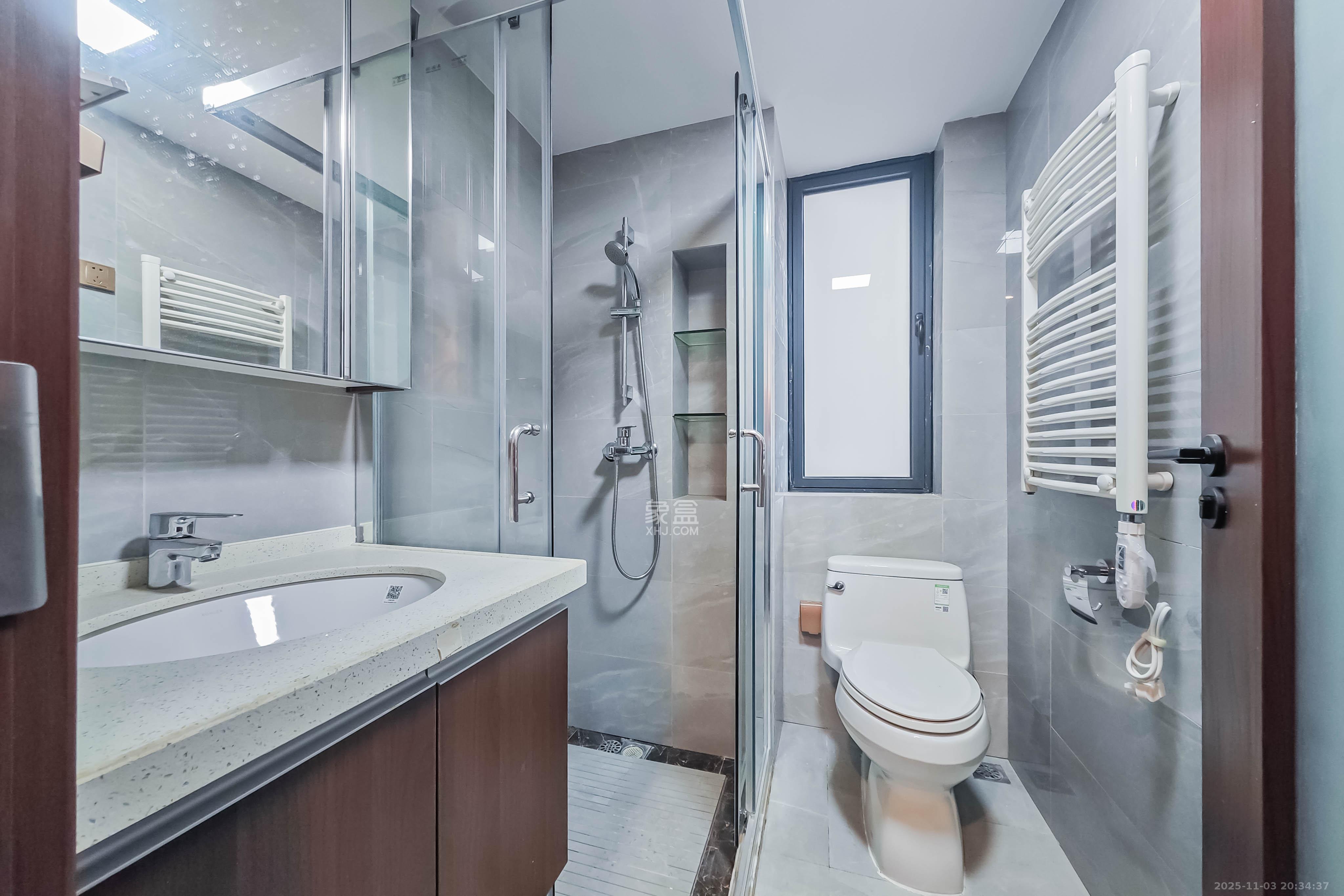 绿地长沙城际空间站(绿地新里佳苑) 3室2厅2卫 115.0万 绿地长沙城际空间站(绿地新里佳苑) 3室2厅2卫 115.0万卫生间