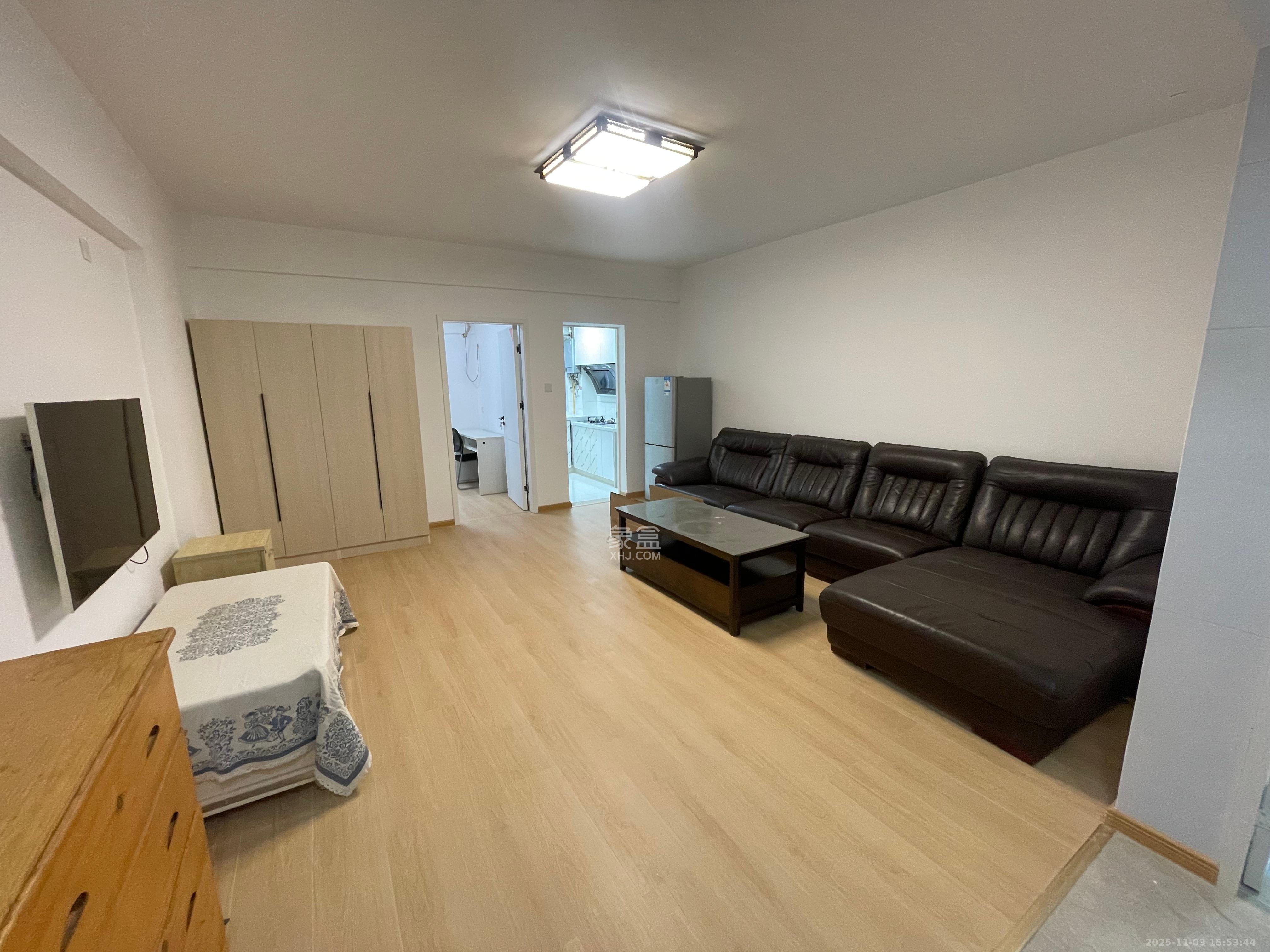 谋房博客(博客天街)  1室1厅1卫    1700.0元/月