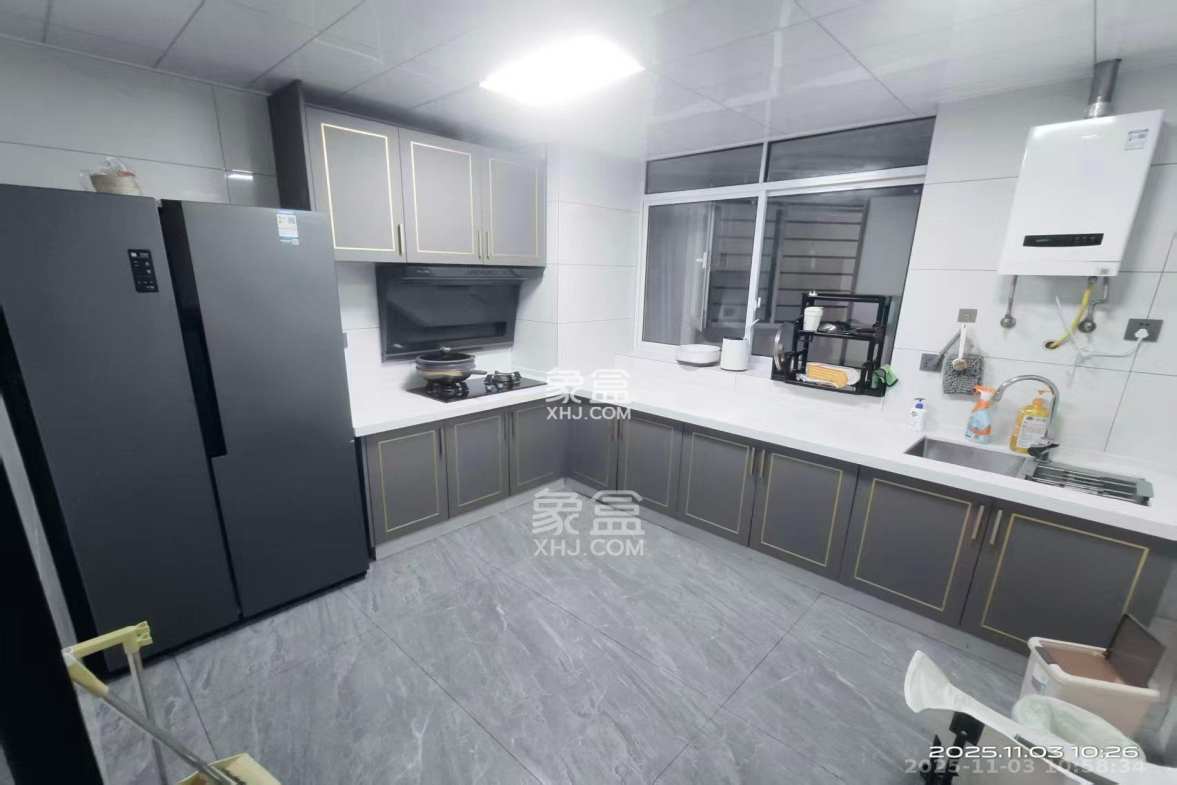 金色屋顶 4室2厅3卫 7500.0元/月 金色屋顶 4室2厅3卫 7500.0元/月室内图