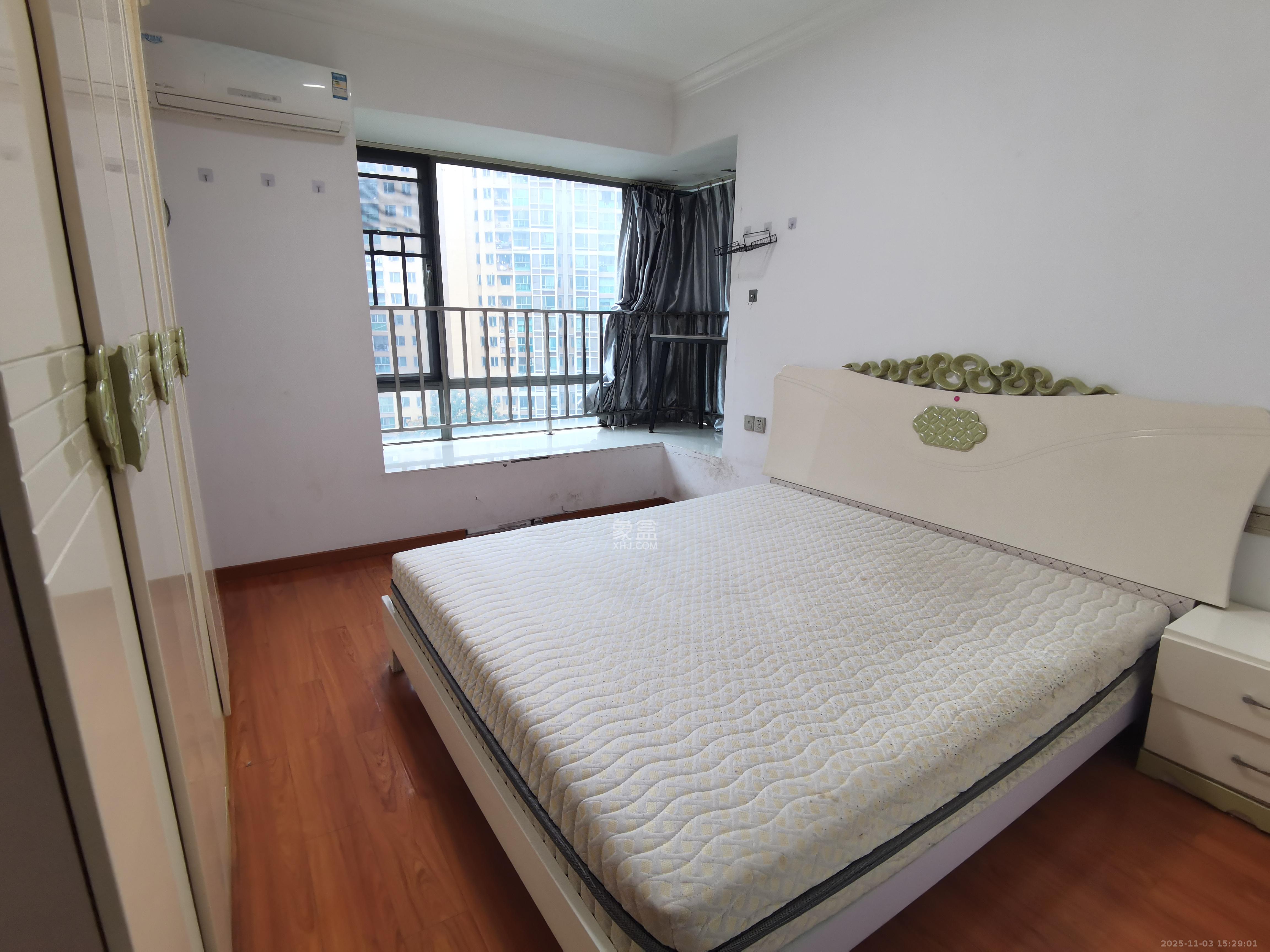 新城新世界一二三期  2室2厅1卫    2200.0元/月室内图