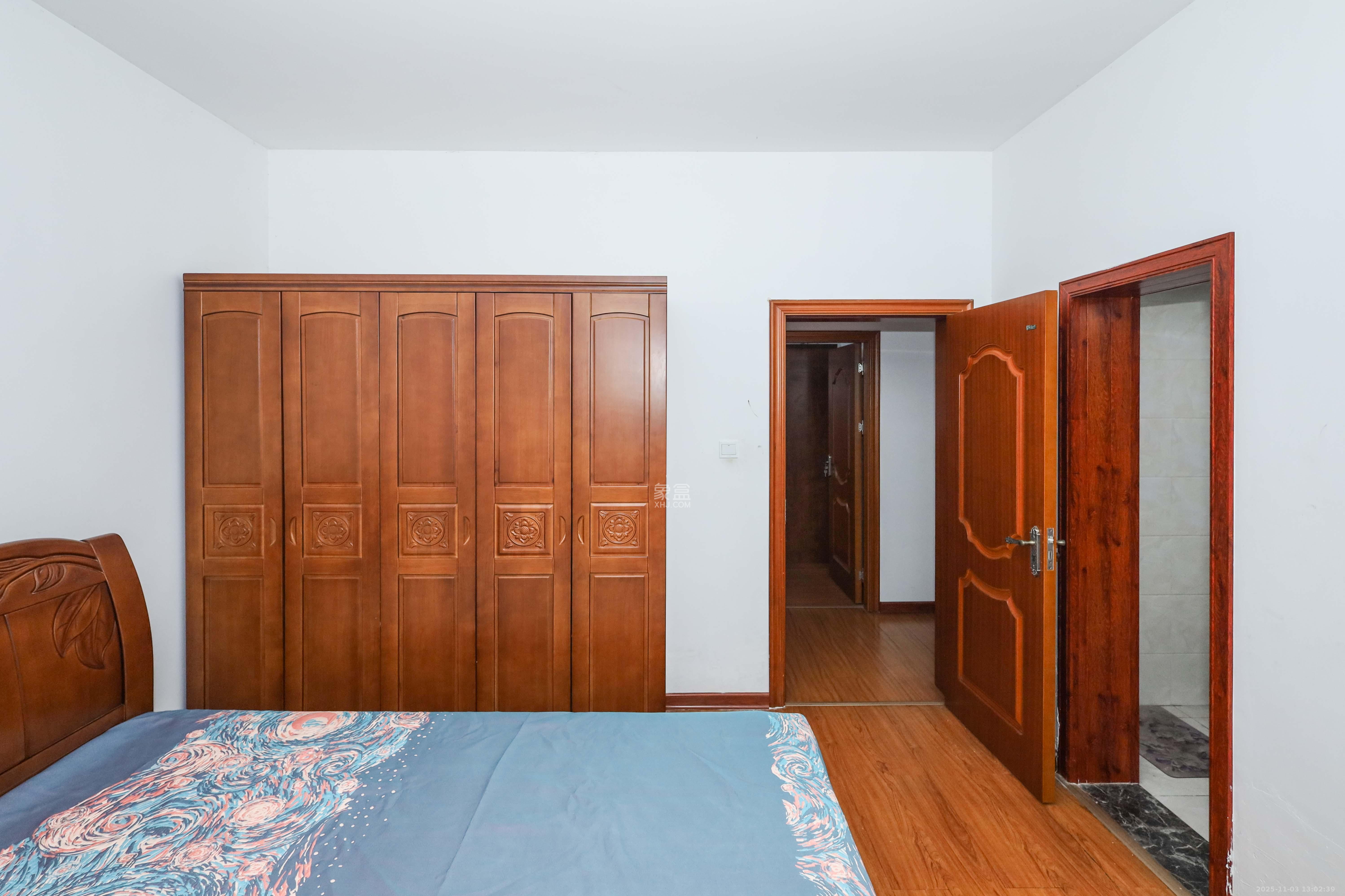 润芳园  3室2厅2卫    80.0万 润芳园  3室2厅2卫    80.0万卧室