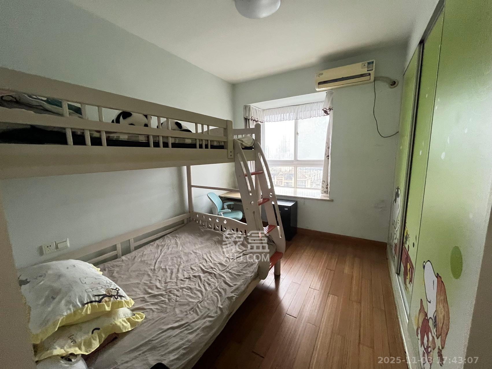 嘉盛华庭（一期、二期、三期）  3室2厅2卫    3000.0元/月室内图