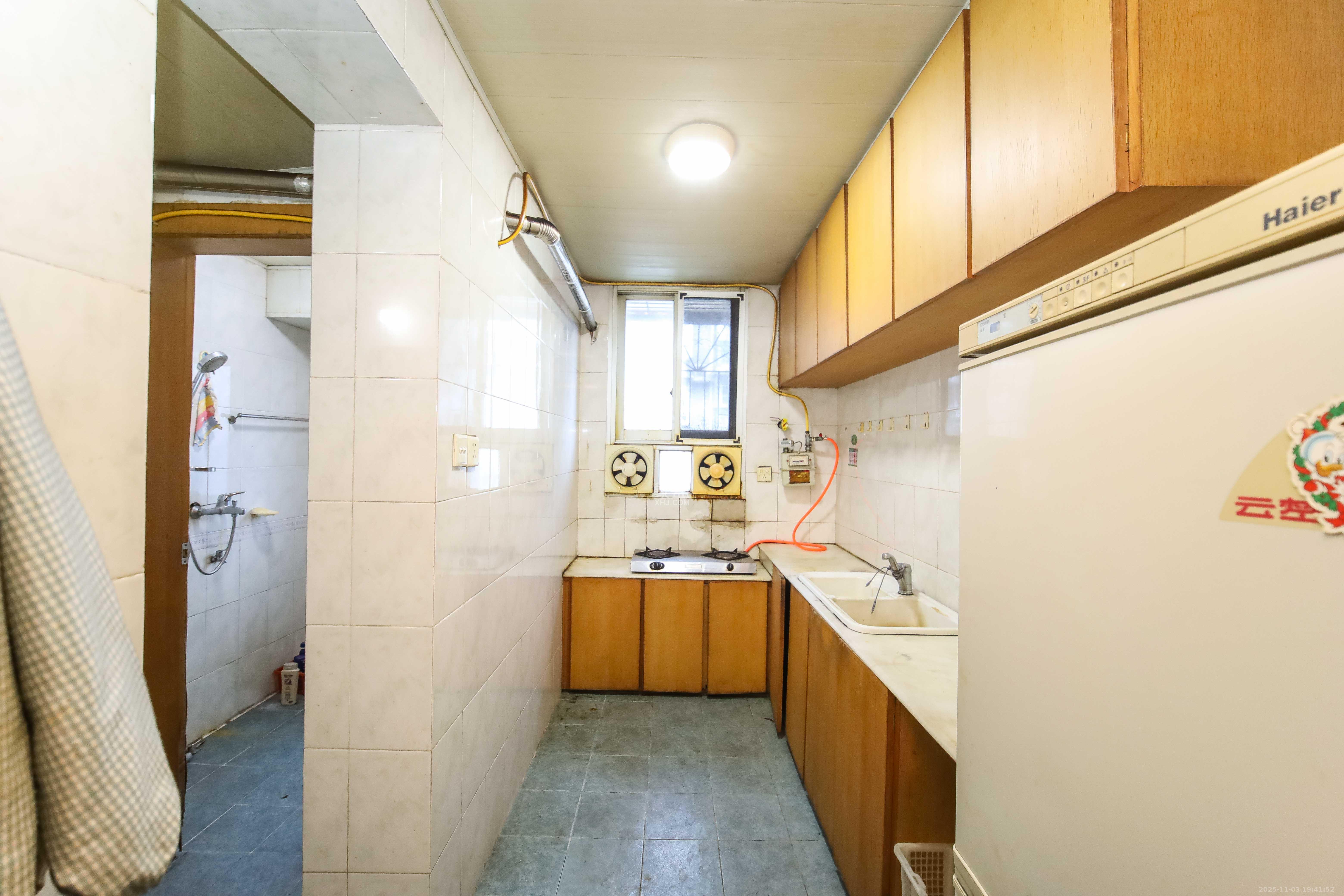 环达公寓 3室2厅1卫 56.0万 环达公寓 3室2厅1卫 56.0万厨房