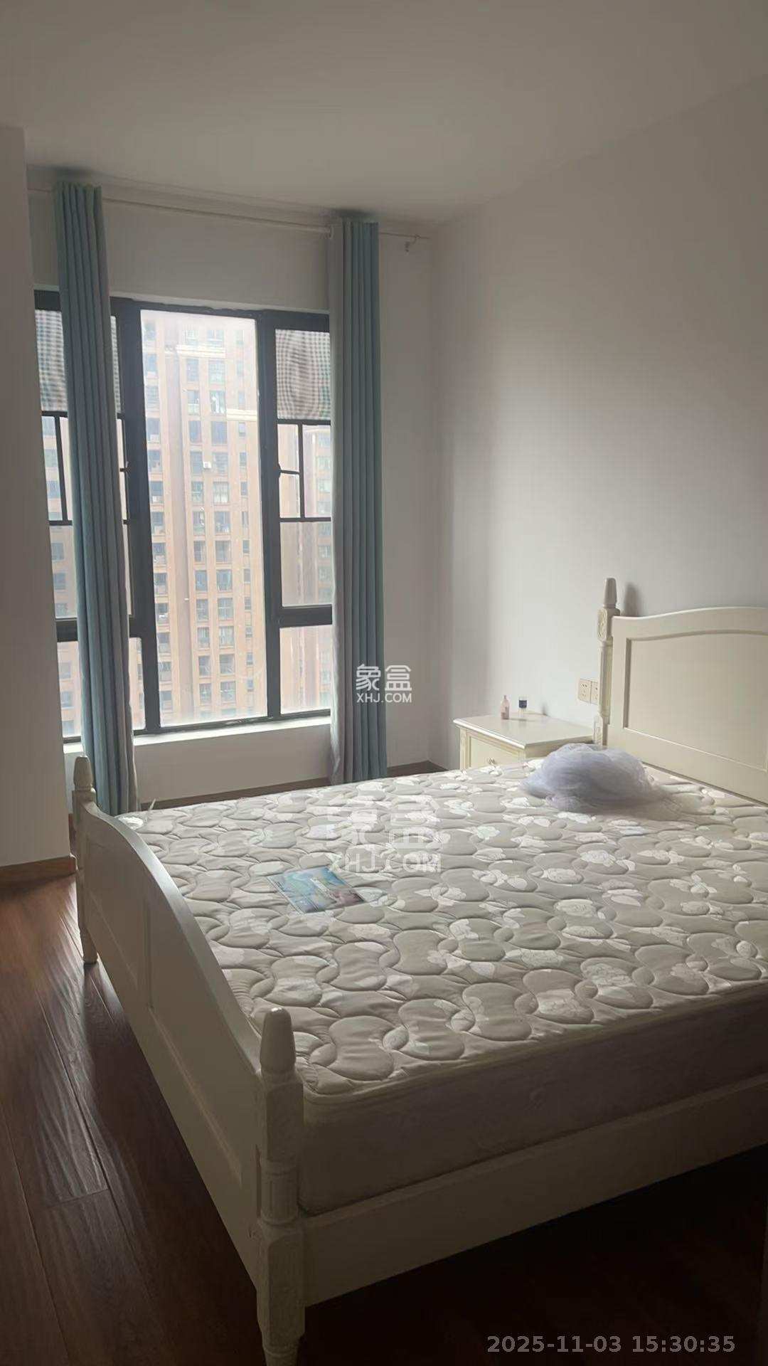 三一街区 3室2厅1卫 2200.0元/月 三一街区 3室2厅1卫 2200.0元/月室内图