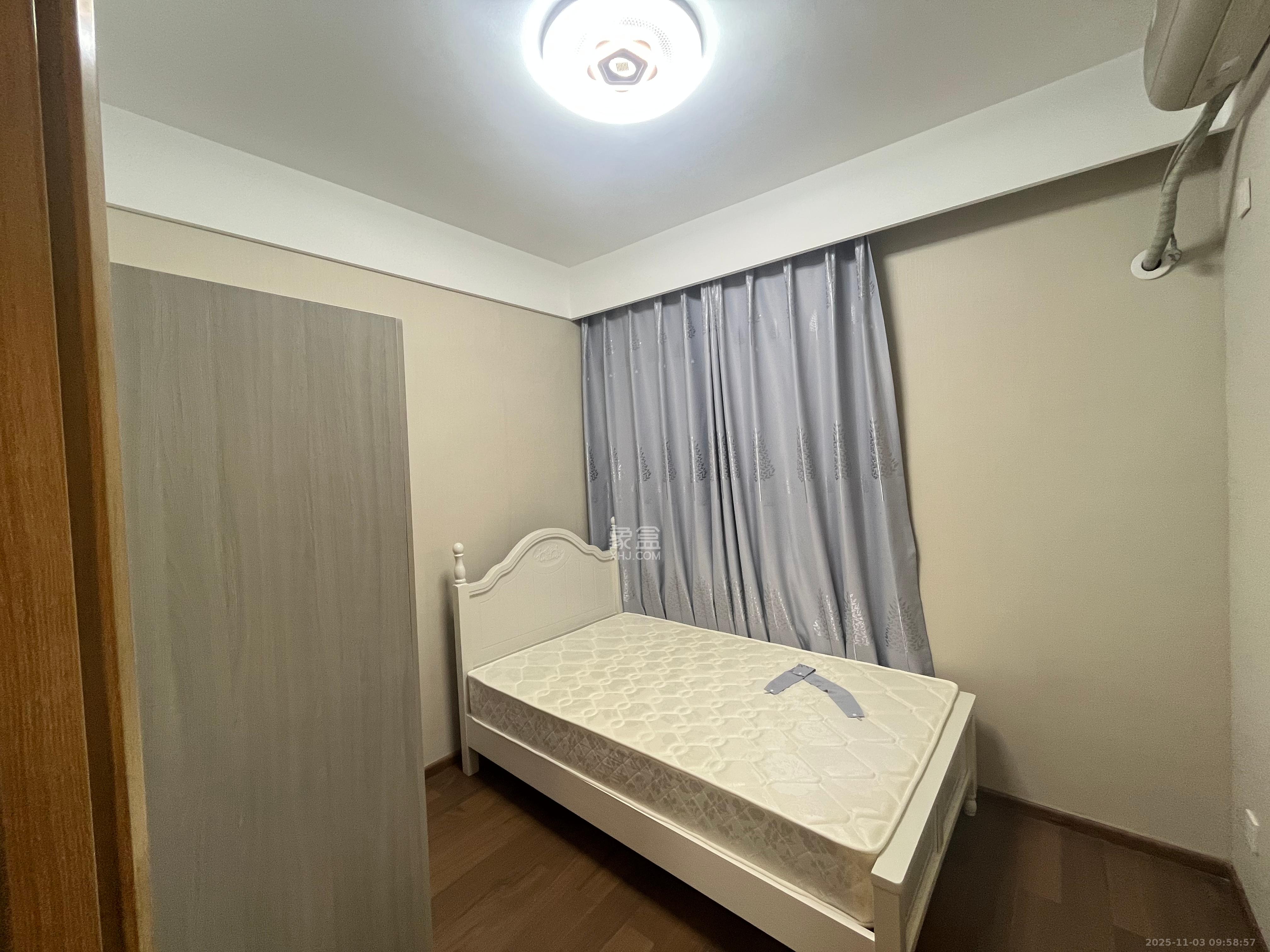 梅溪湖金茂湾  3室2厅2卫    2800.0元/月室内图