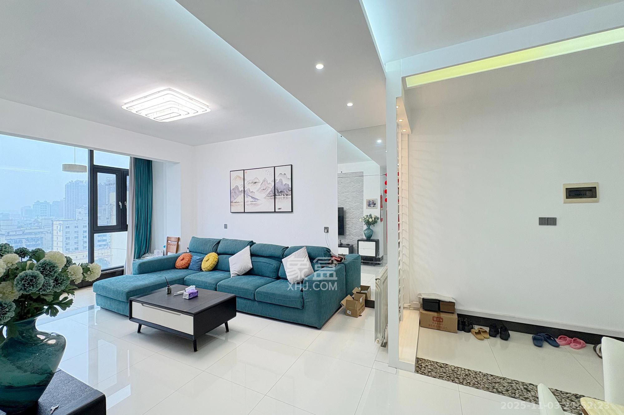 颐美园  3室2厅2卫    118.0万客厅