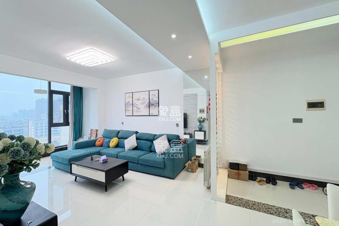 颐美园 3室2厅2卫 118.0万 颐美园 3室2厅2卫 118.0万客厅