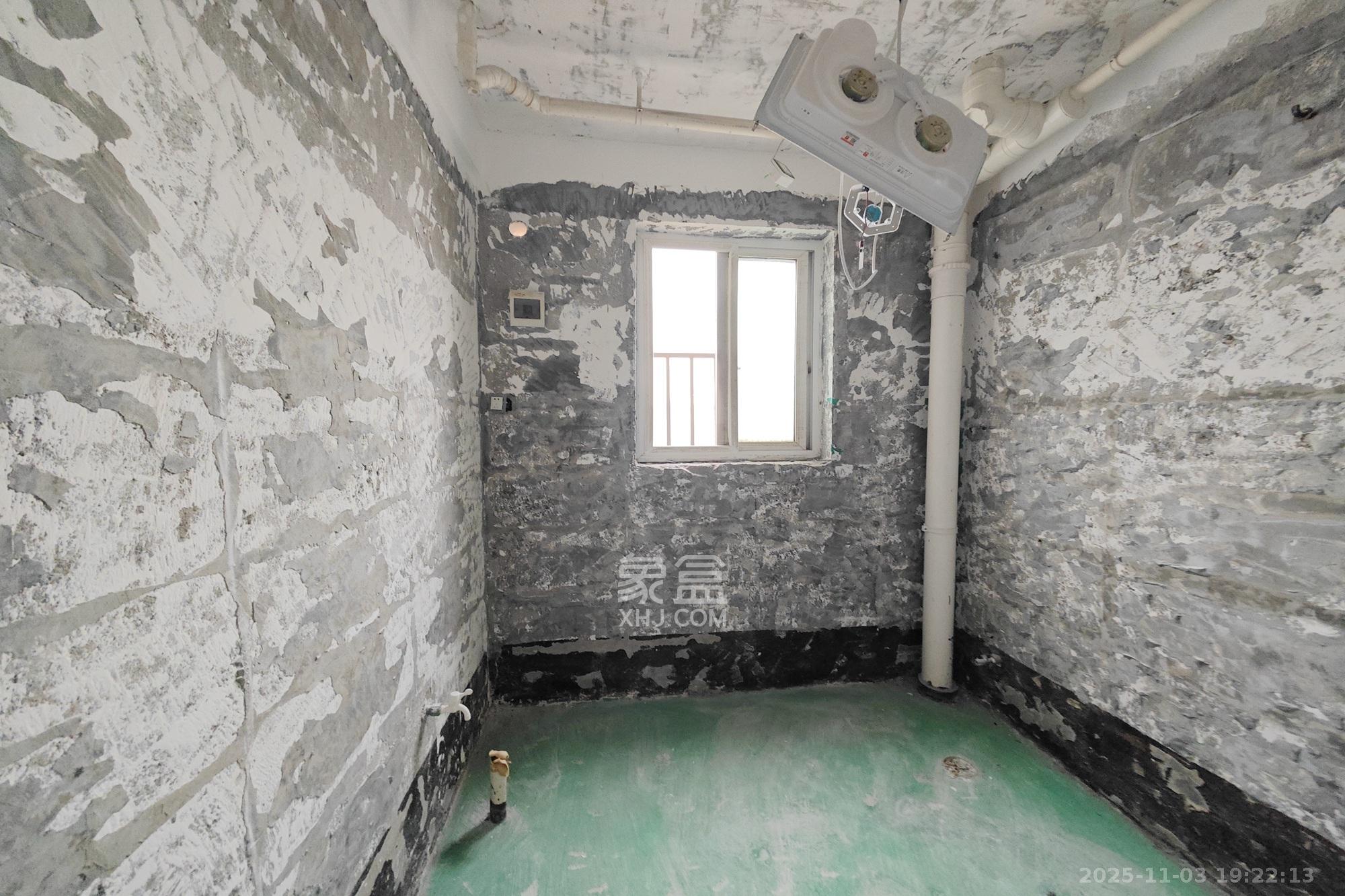 嘉盛华庭(一期、二期、三期) 4室2厅1卫 88.0万 嘉盛华庭(一期、二期、三期) 4室2厅1卫 88.0万其他