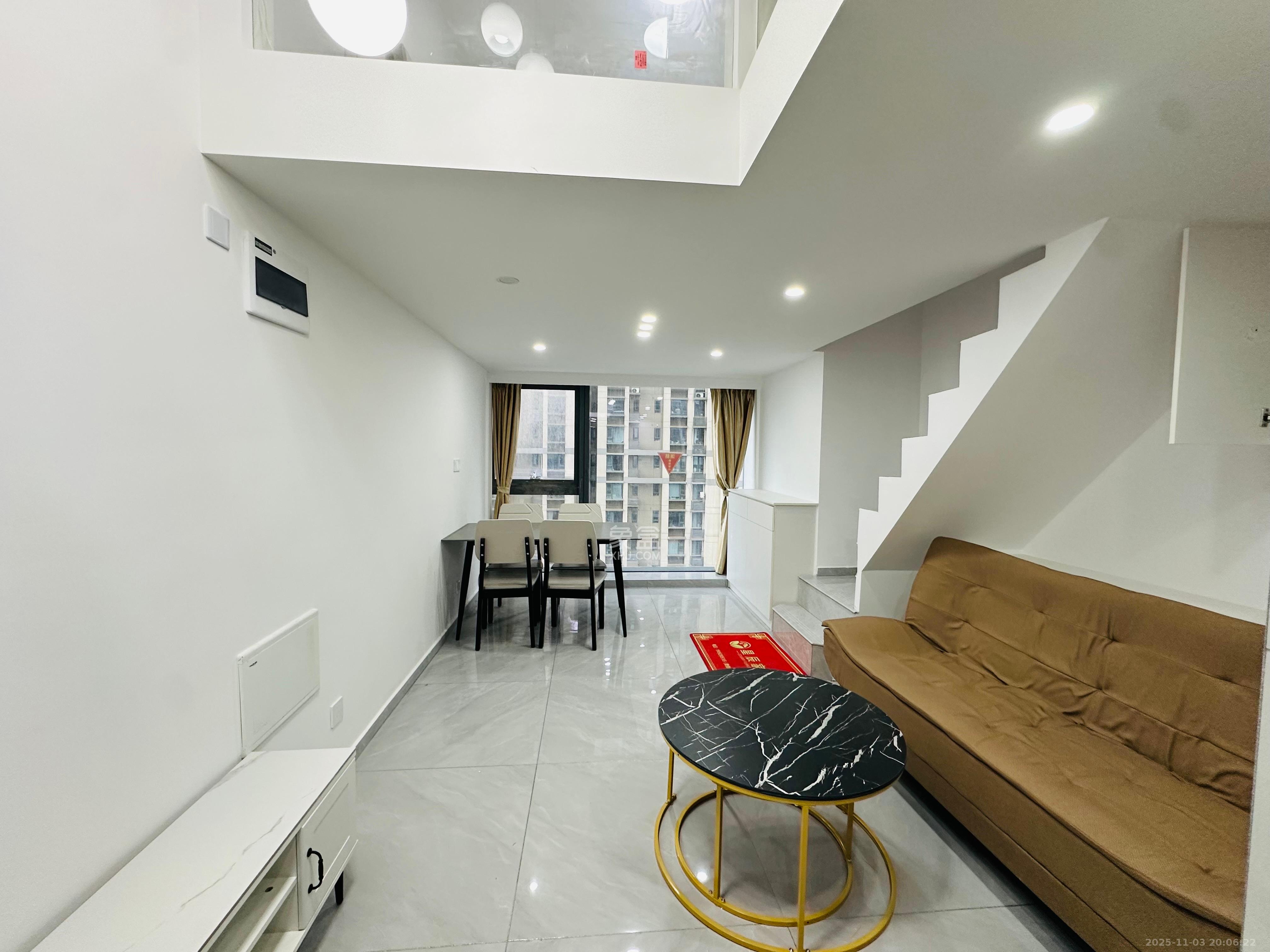 卓越中寰 2室1厅1卫 2800.0元/月 卓越中寰 2室1厅1卫 2800.0元/月室内图