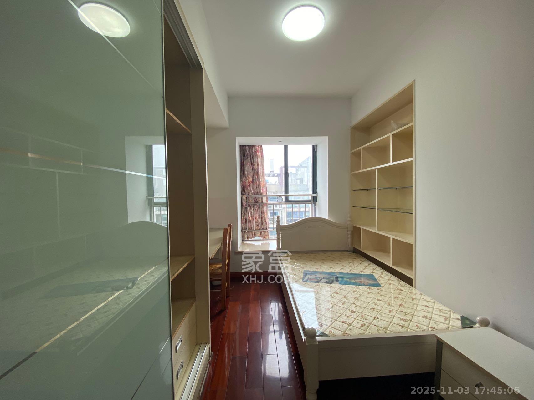 银港水晶城  3室2厅2卫    2500.0元/月室内图