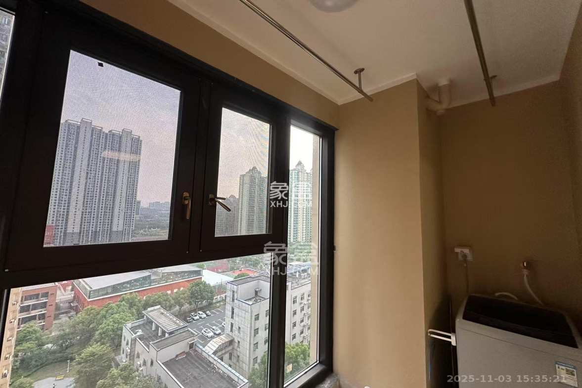 长沙高铁吾悦广场 3室2厅2卫 3500.0元/月 长沙高铁吾悦广场 3室2厅2卫 3500.0元/月室内图