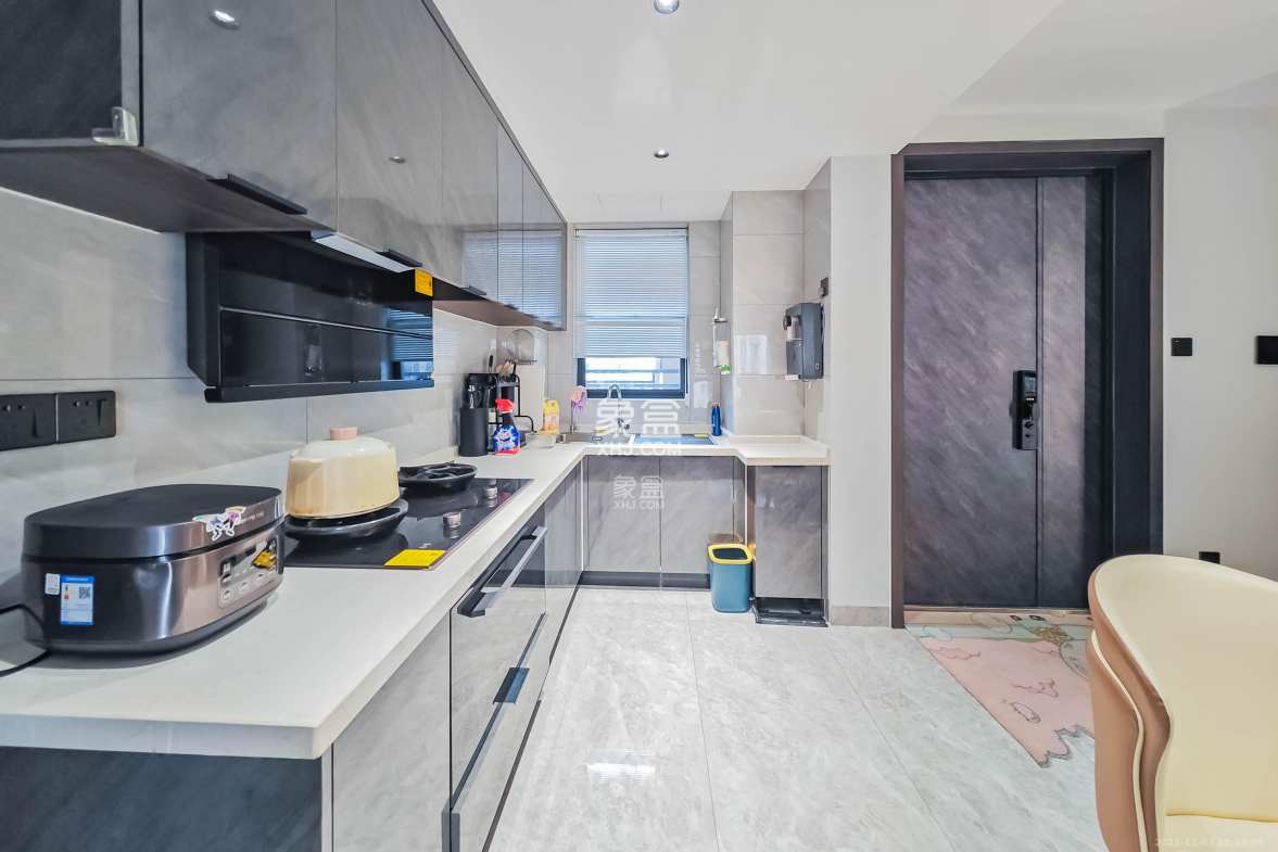 中天星耀城 4室2厅2卫 150.0万 中天星耀城 4室2厅2卫 150.0万厨房