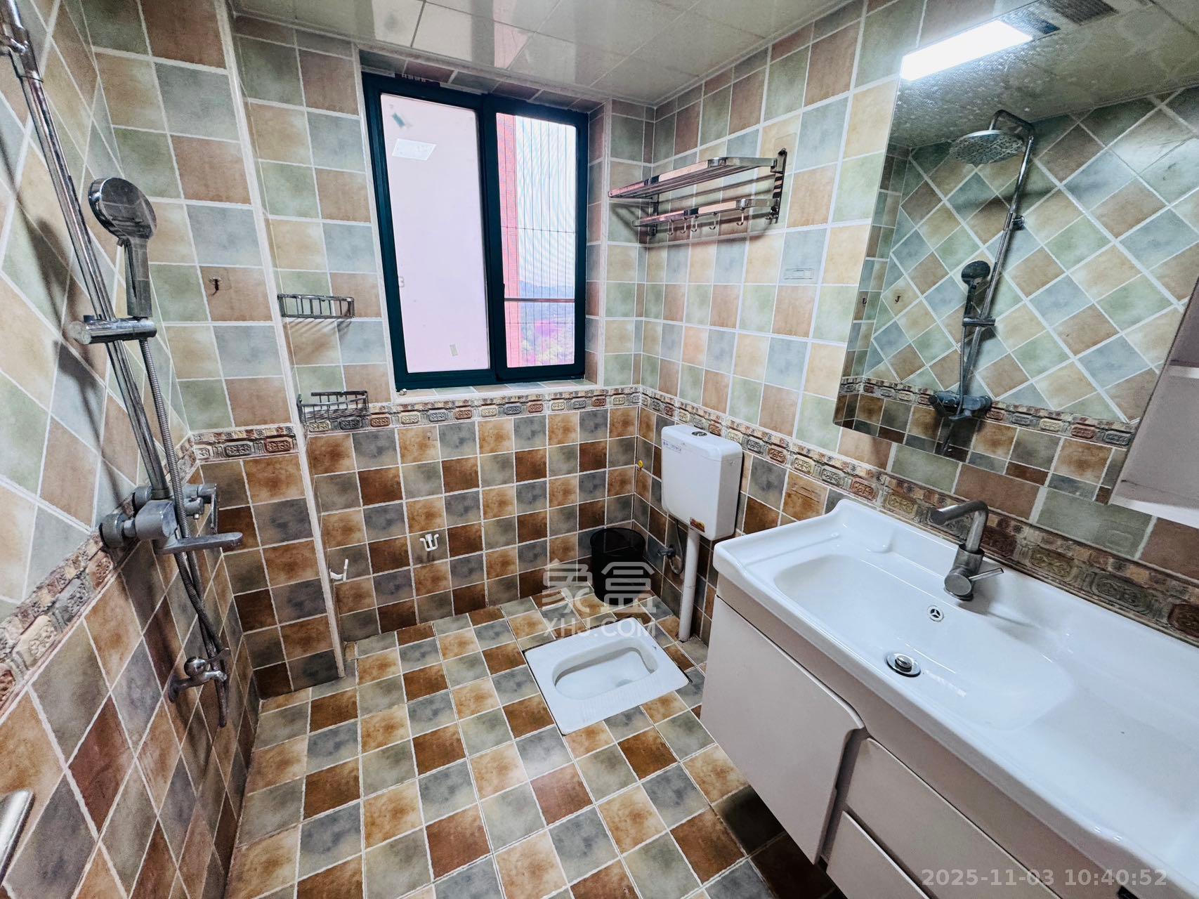 丽发新城  2室2厅1卫    1800.0元/月室内图