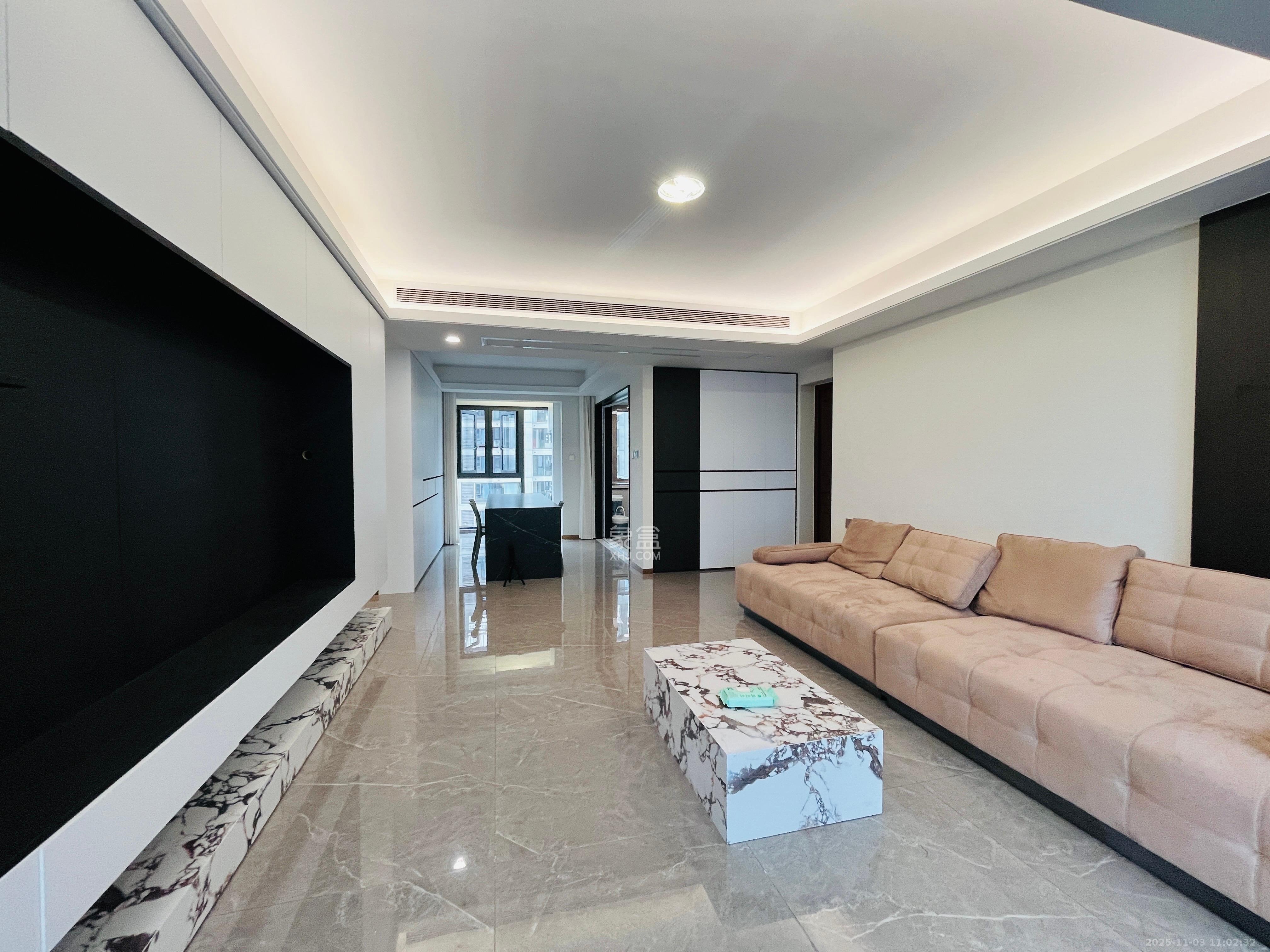 长沙溪山悦 4室2厅2卫 3500.0元/月 长沙溪山悦 4室2厅2卫 3500.0元/月室内图