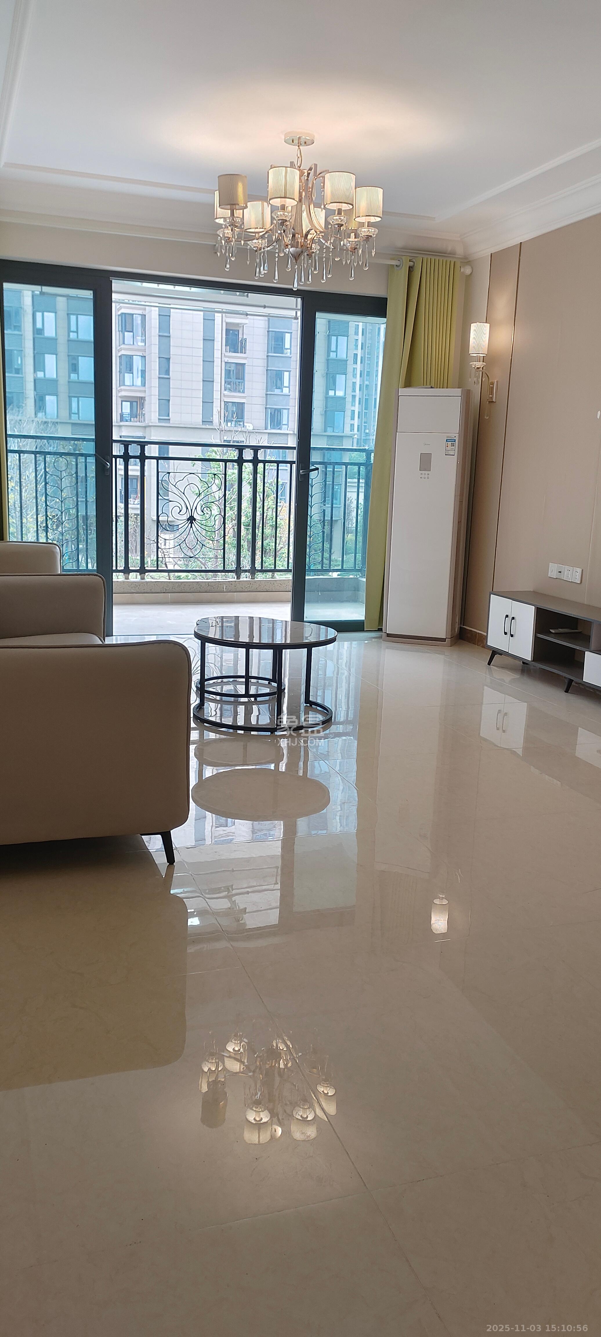 恒大江湾  3室2厅1卫    2800.0元/月室内图1