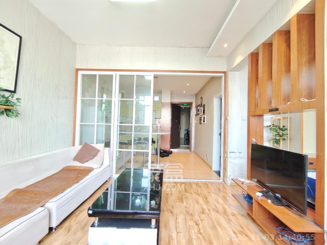 阳光100三期  1室1厅1卫    1700.0元/月