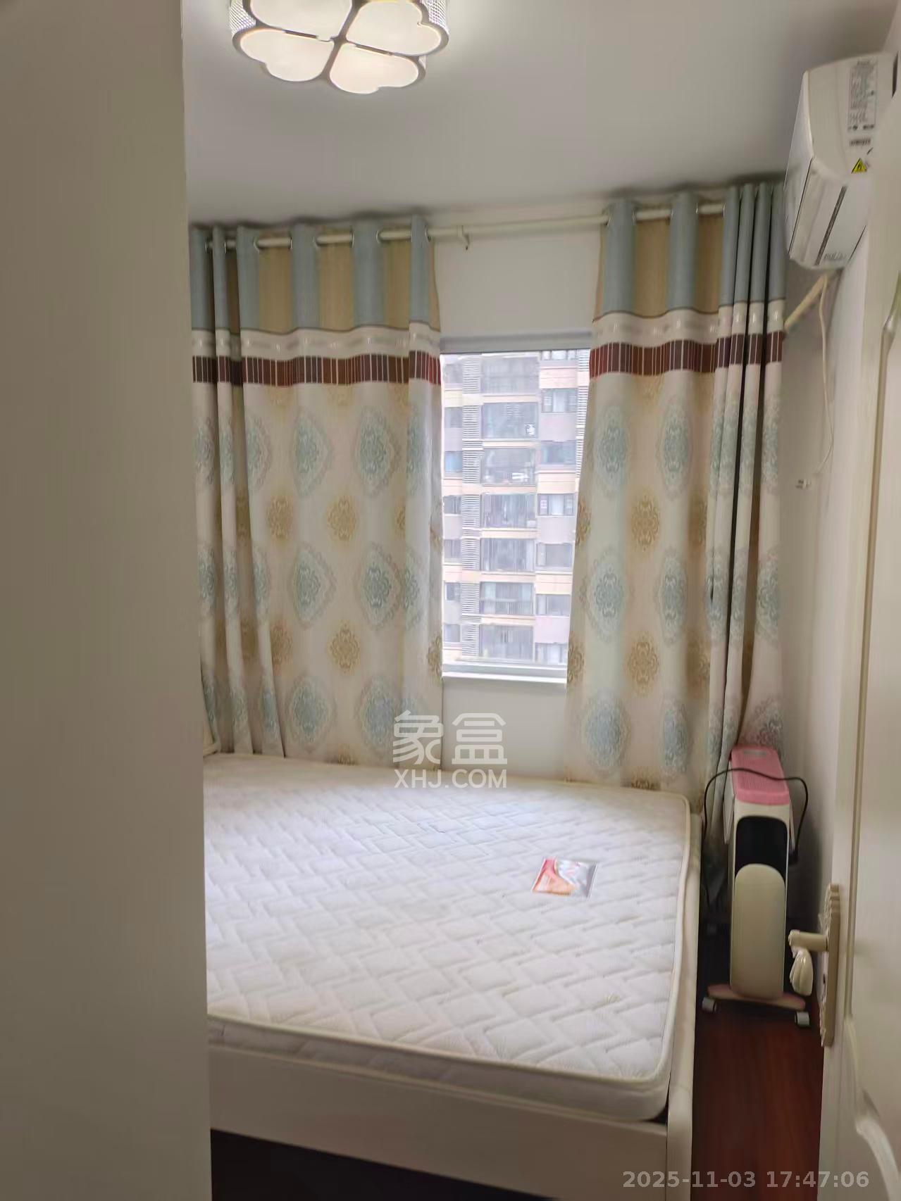 保利香槟国际 4室2厅2卫 2300.0元/月 保利香槟国际 4室2厅2卫 2300.0元/月室内图