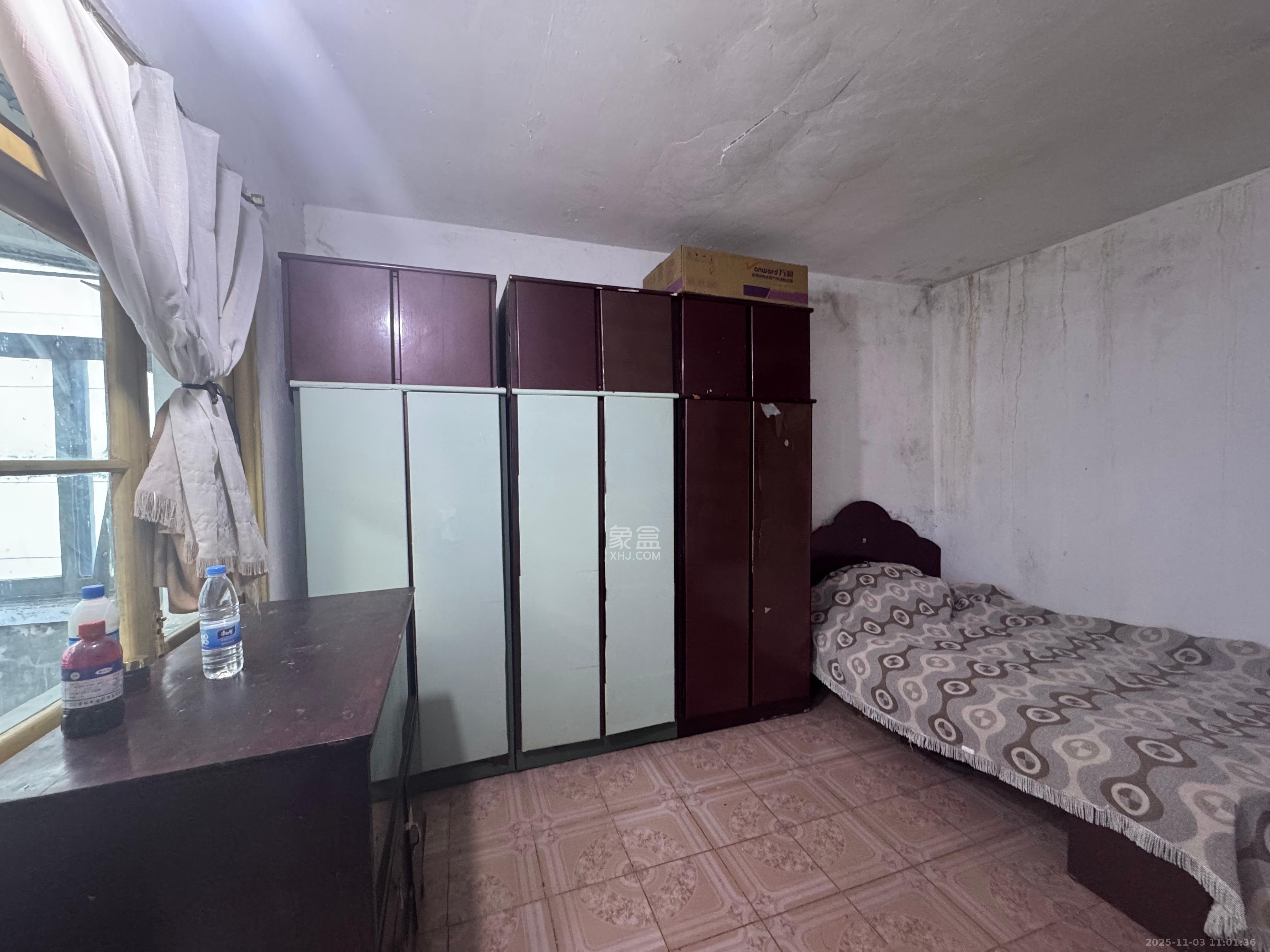 东风路新二村 2室1厅1卫 1100.0元/月 东风路新二村 2室1厅1卫 1100.0元/月室内图