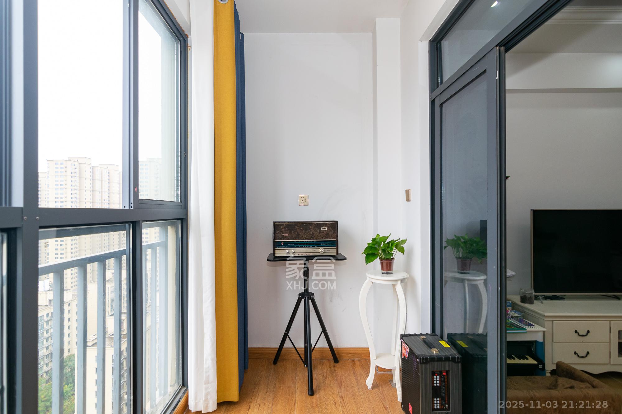 澳海澜庭  2室2厅1卫    46.9万阳台