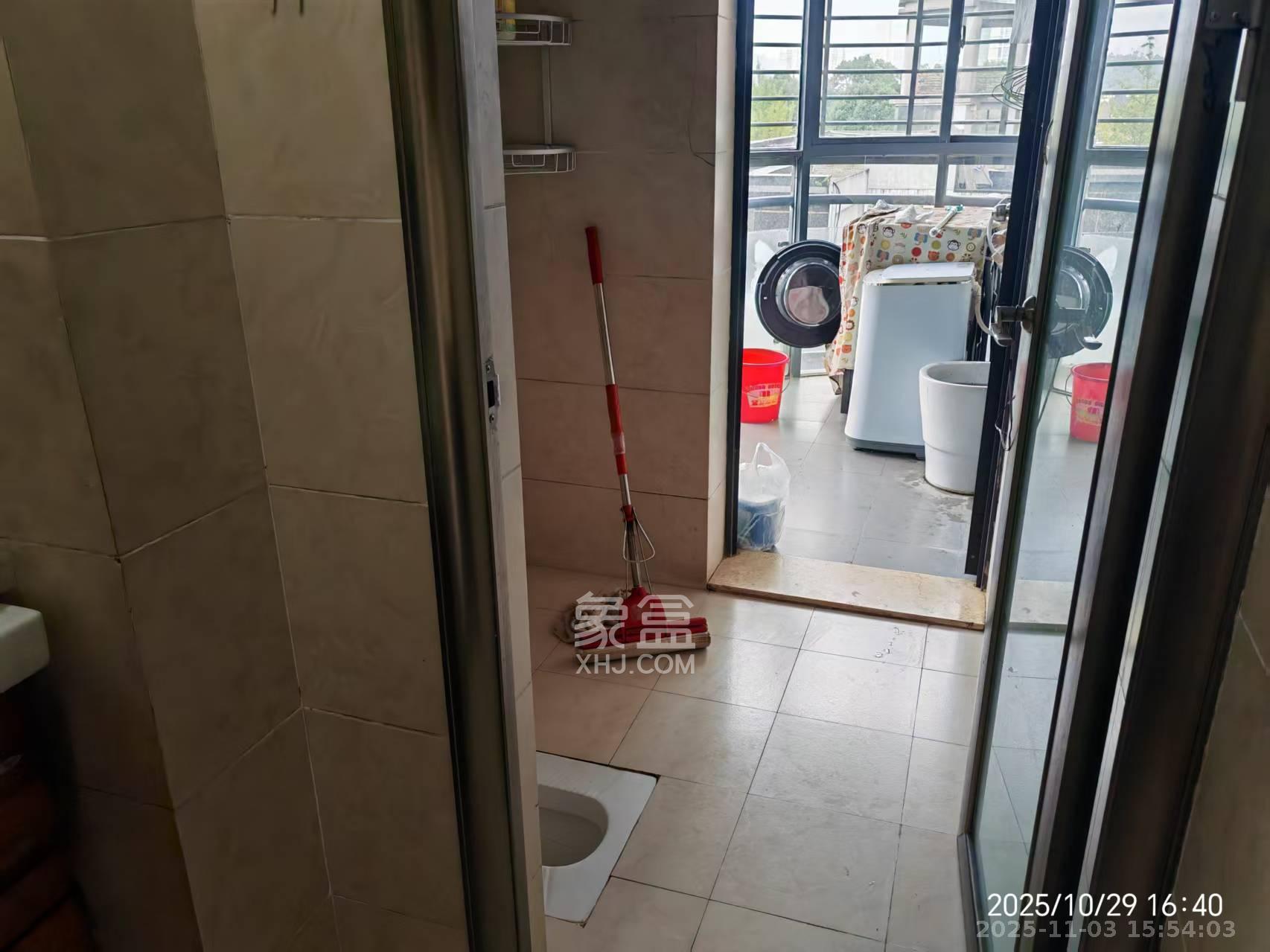 西城龙庭  4室2厅2卫    3200.0元/月